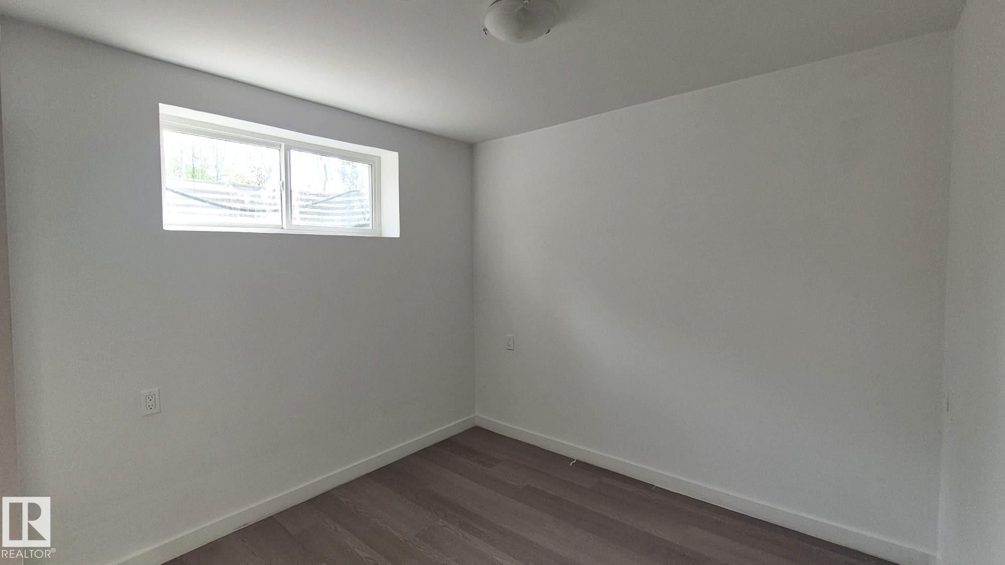 5440 1A Avenue, Edmonton, AB - Indoor Photo Showing Other Room