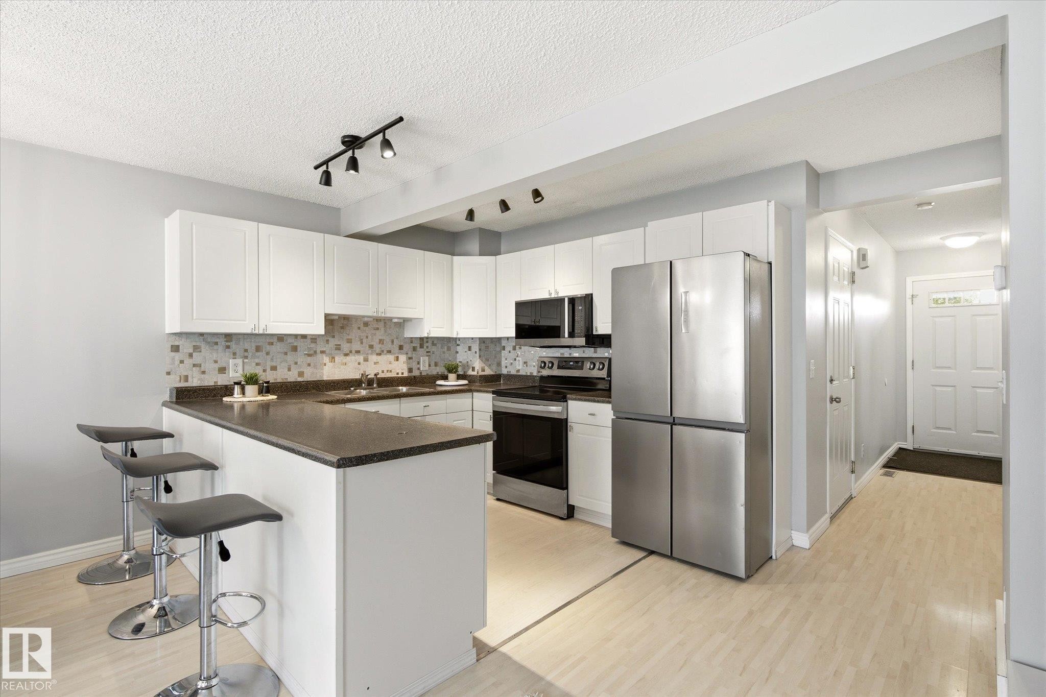 20004 54A Avenue, Edmonton, AB
