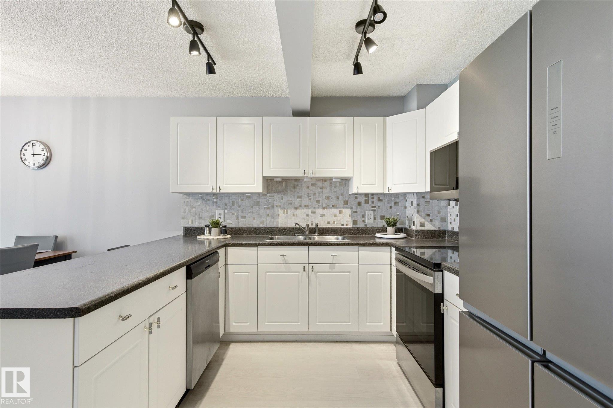 20004 54A Avenue, Edmonton, AB