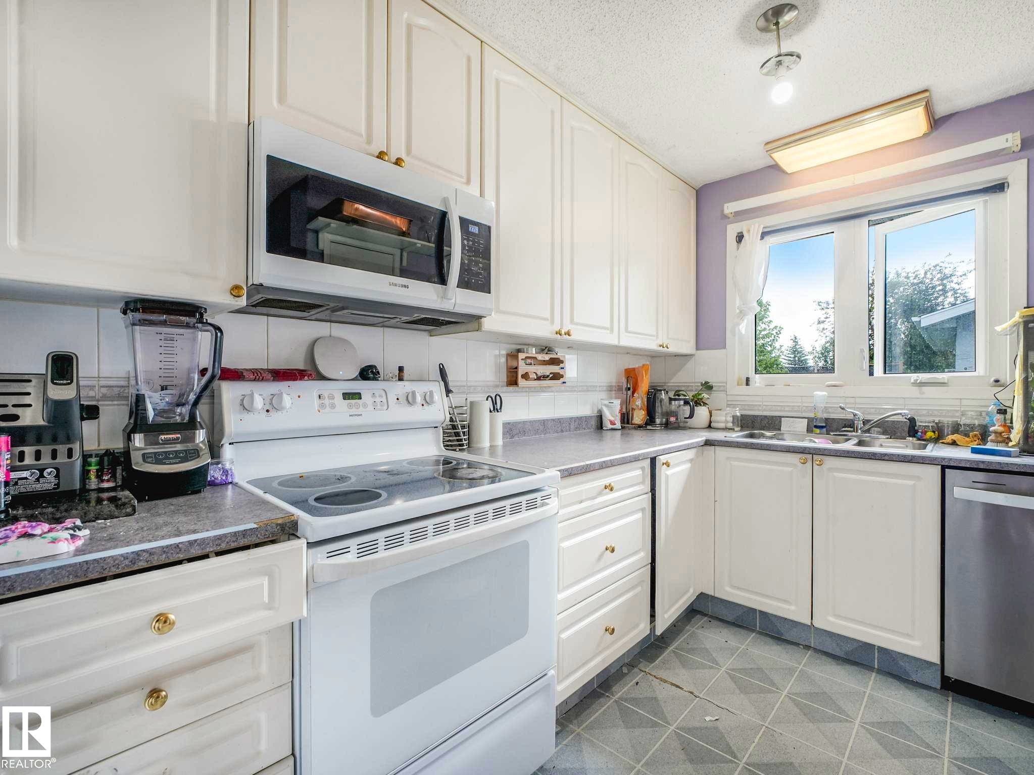16215 114 Street, Edmonton, AB