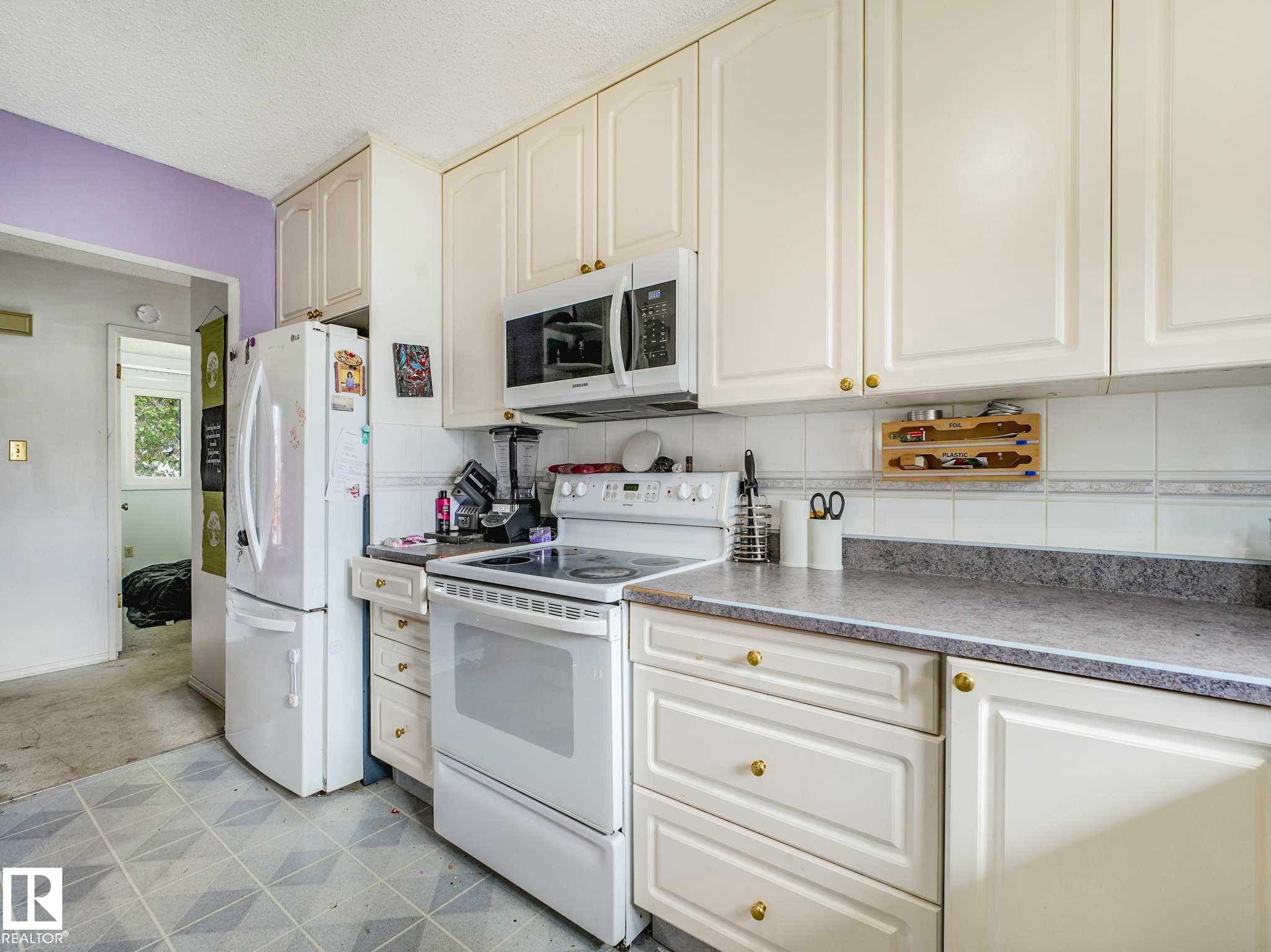 16215 114 Street, Edmonton, AB