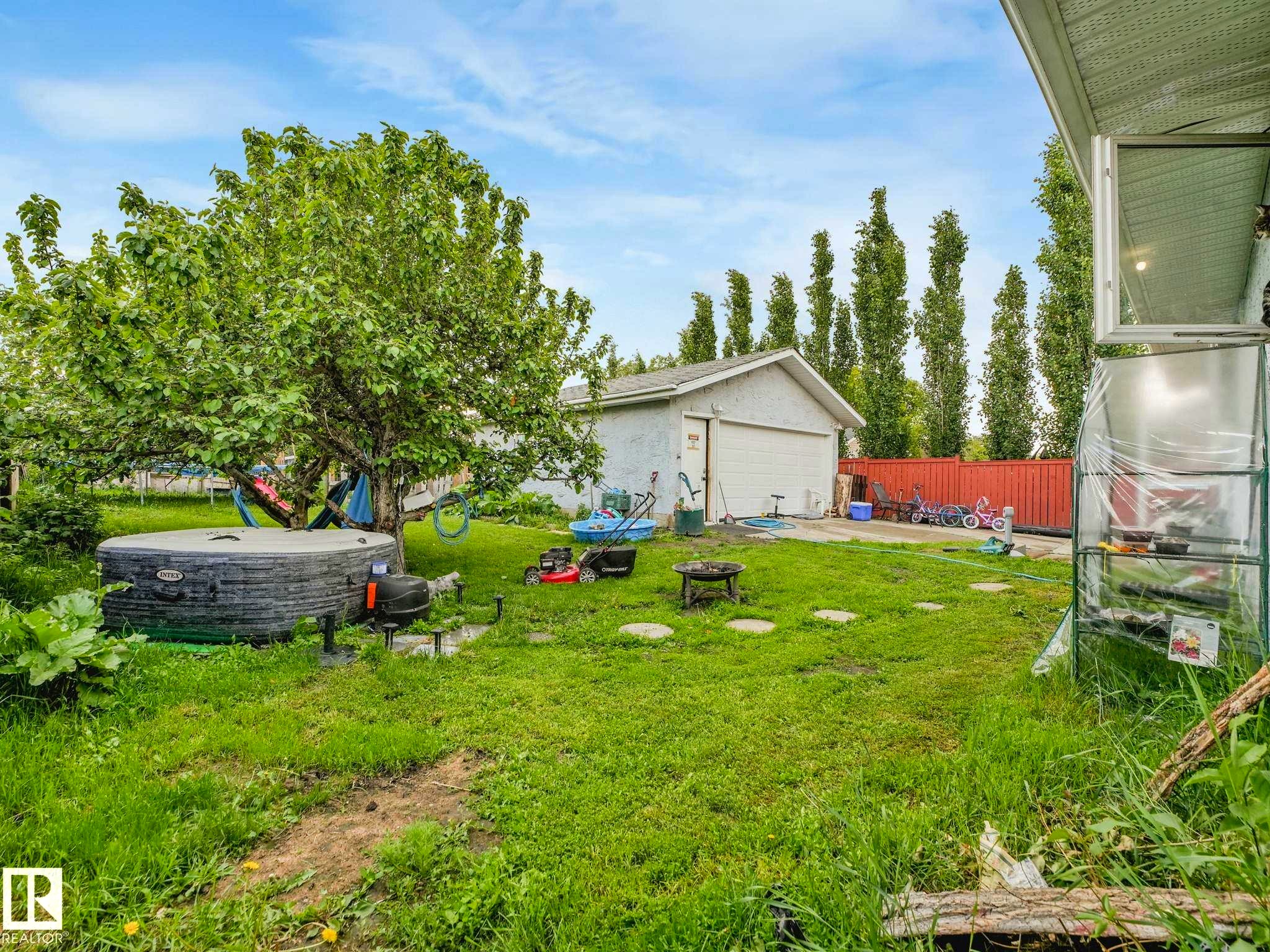 16215 114 Street, Edmonton, AB