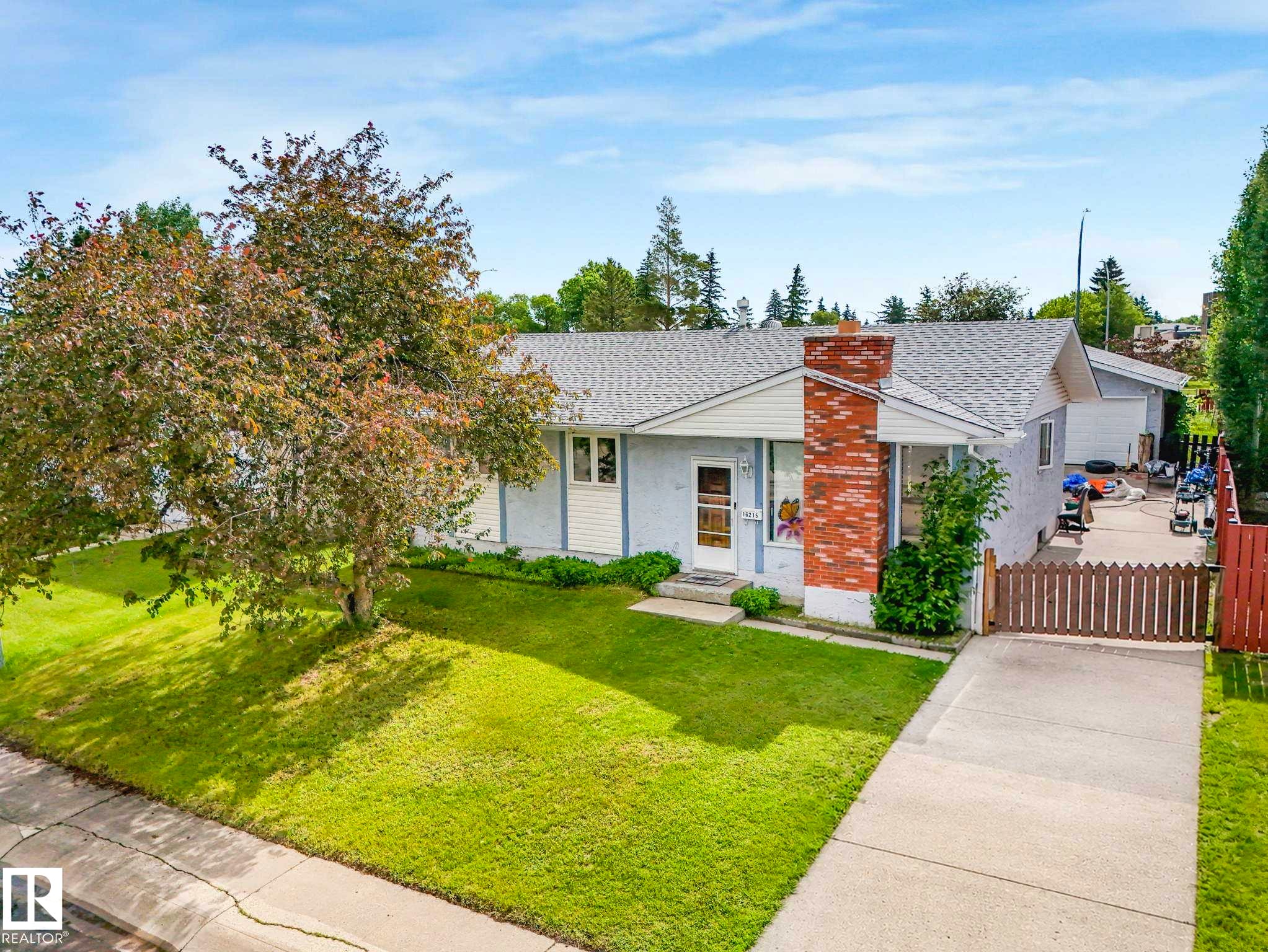 16215 114 Street, Edmonton, AB