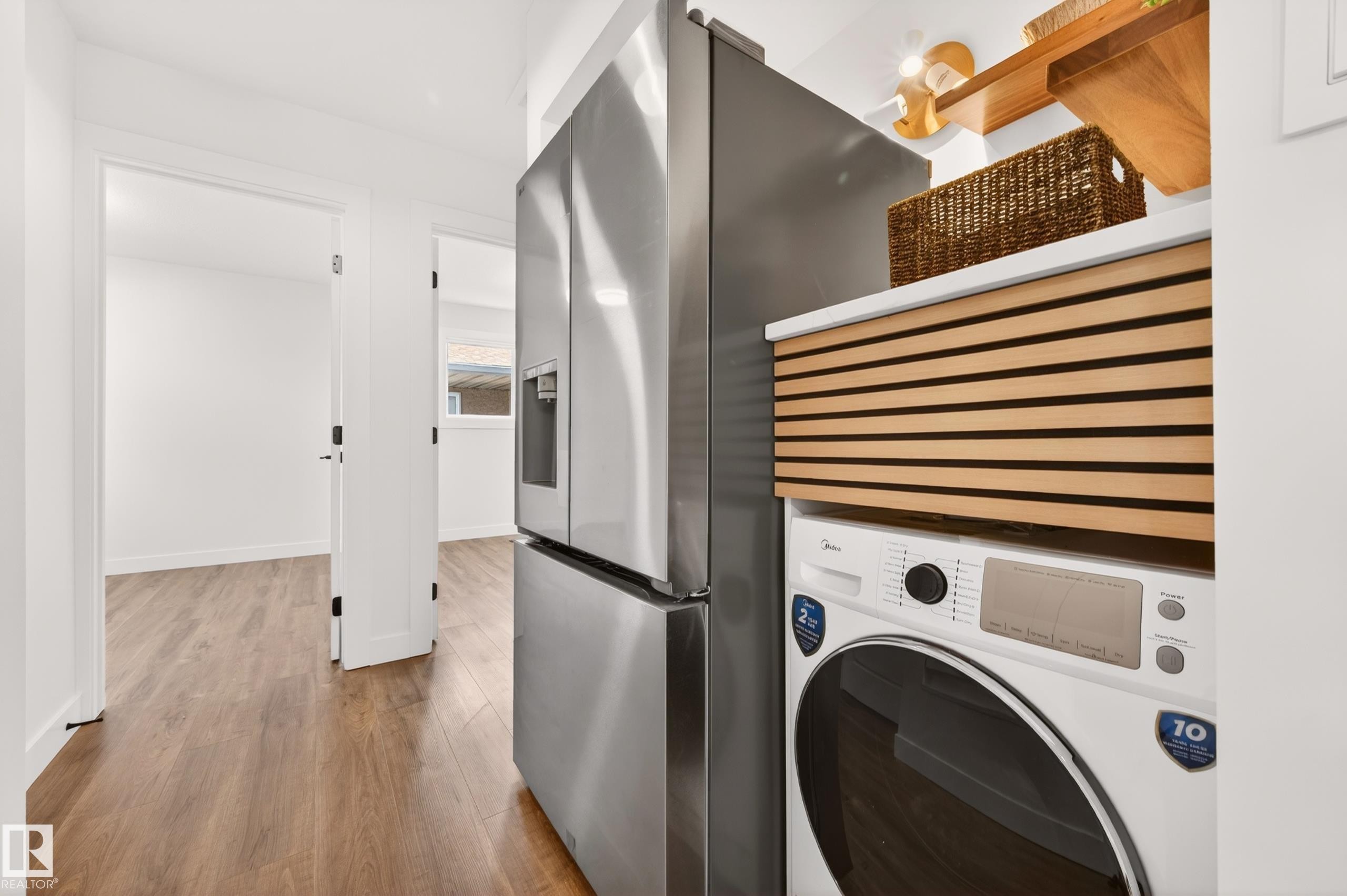 18312 91 Avenue Nw, Edmonton, AB - Indoor Photo Showing Laundry Room