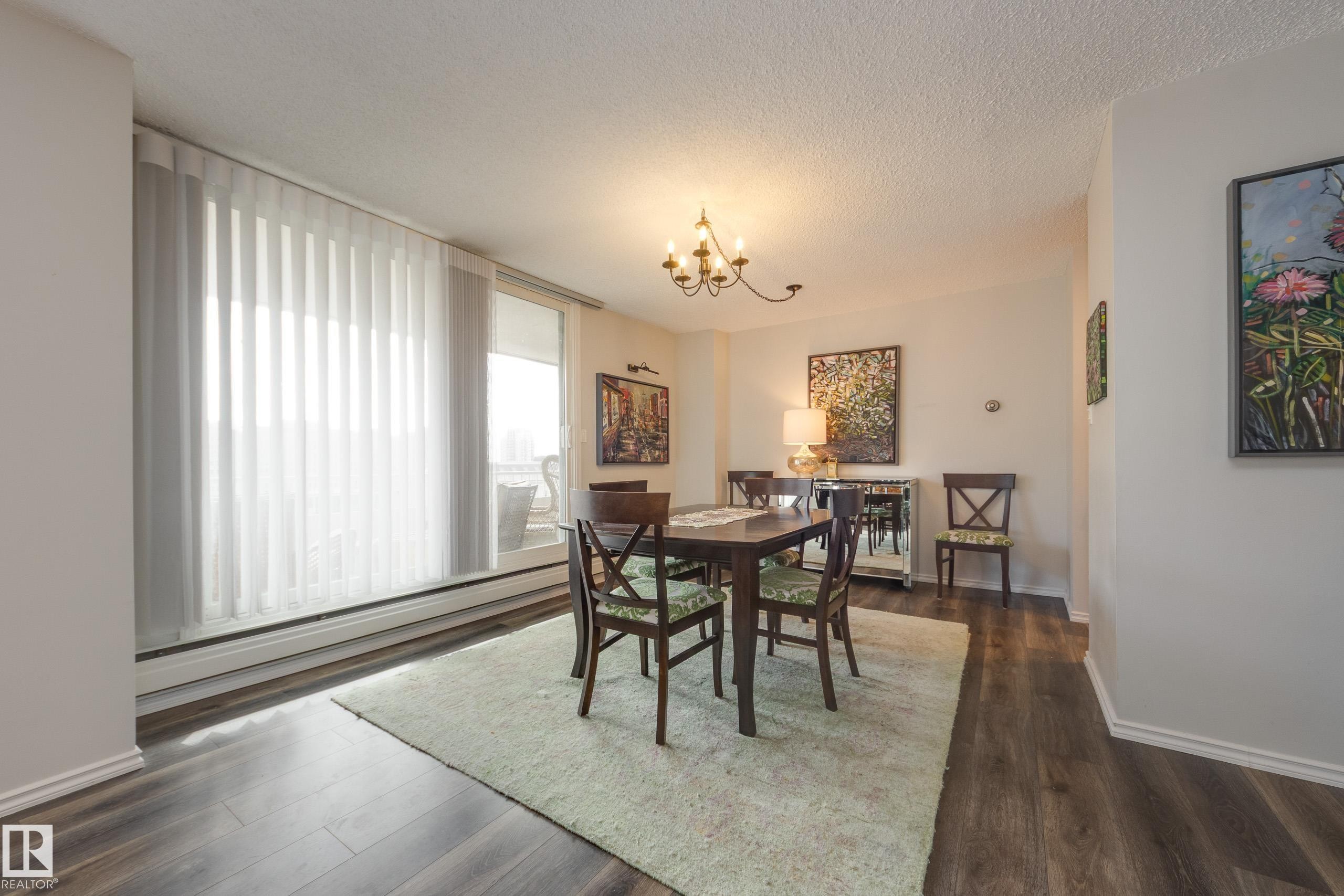 #1001 9909 110 St Nw, Edmonton, AB - Indoor Photo Showing Dining Room