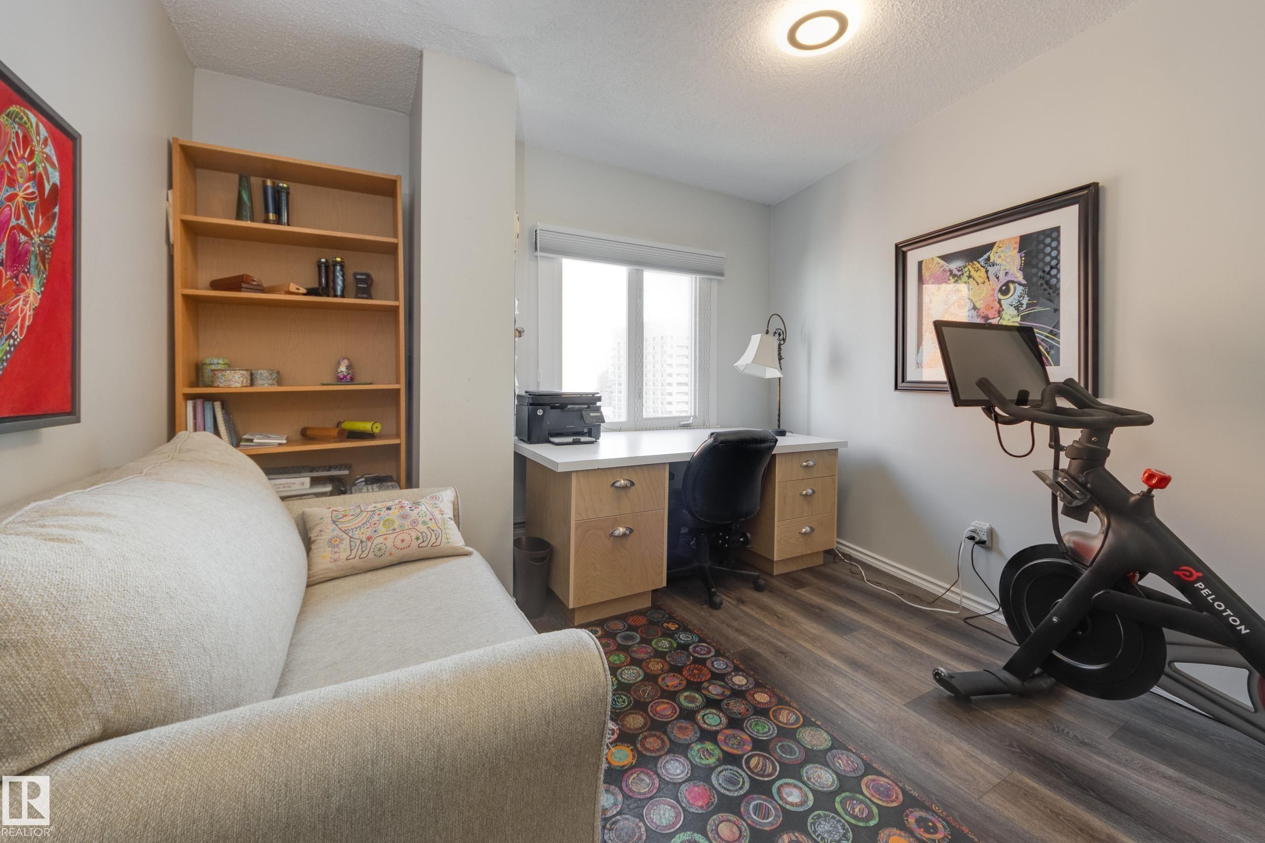 #1001 9909 110 St Nw, Edmonton, AB - Indoor