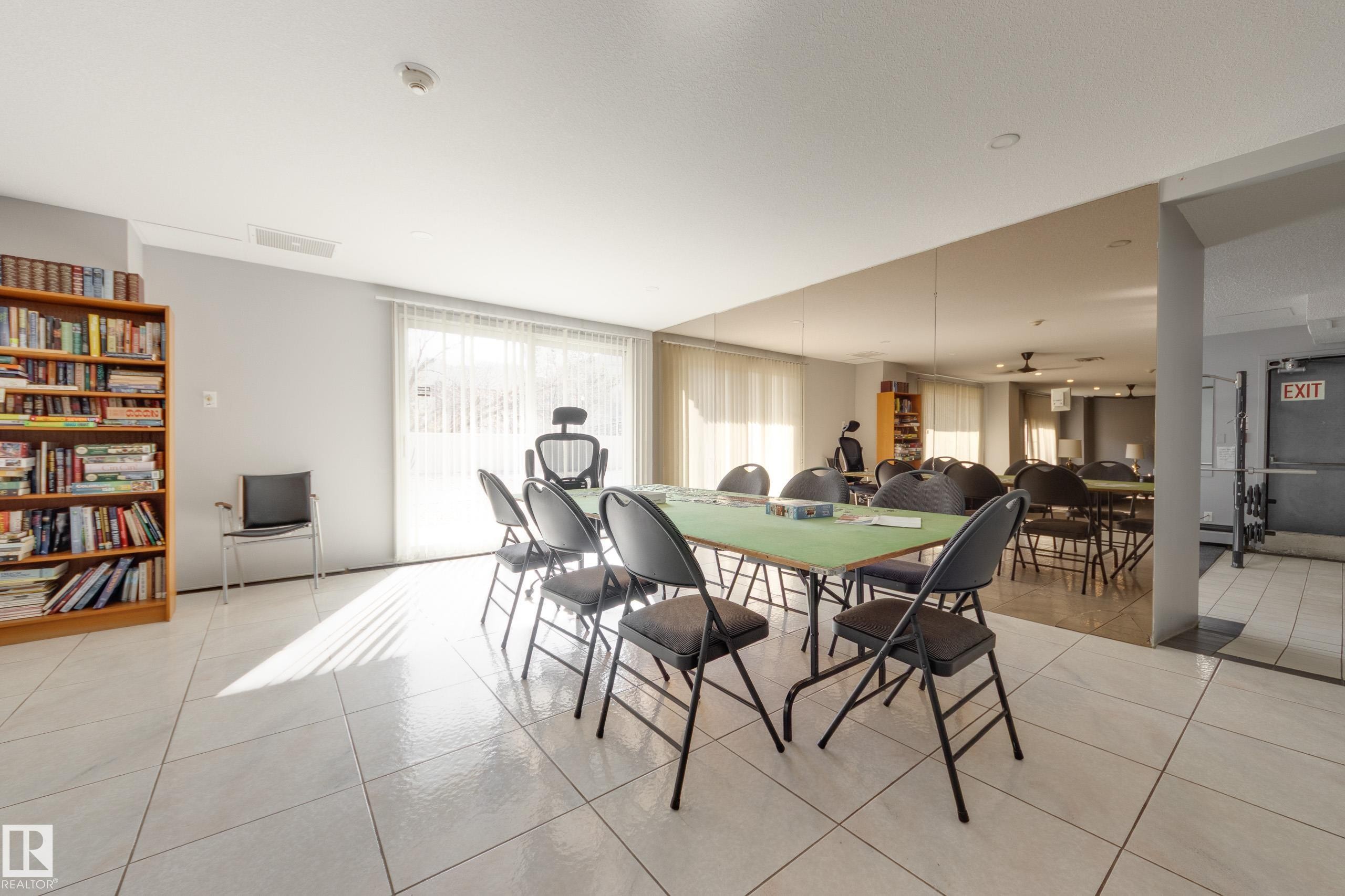 #1001 9909 110 St Nw, Edmonton, AB - Indoor Photo Showing Dining Room