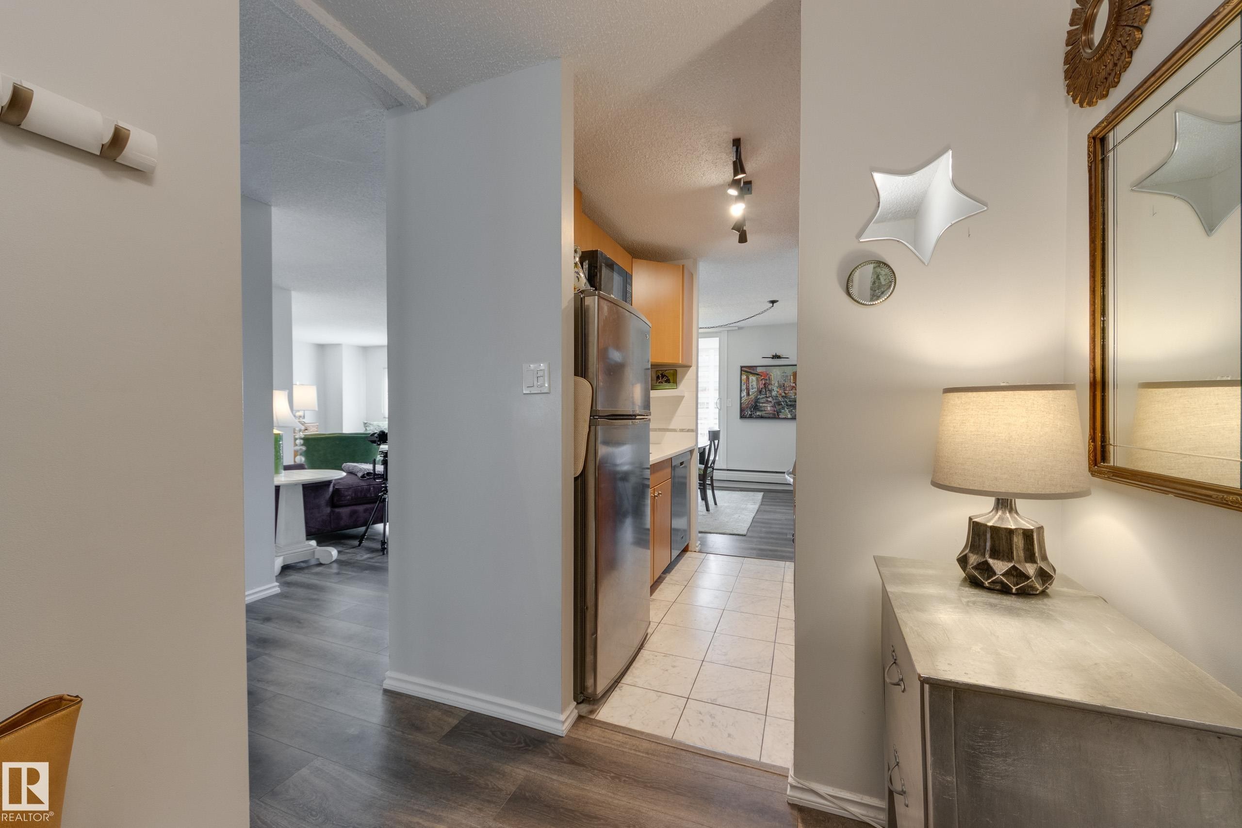 #1001 9909 110 St Nw, Edmonton, AB - Indoor Photo Showing Other Room