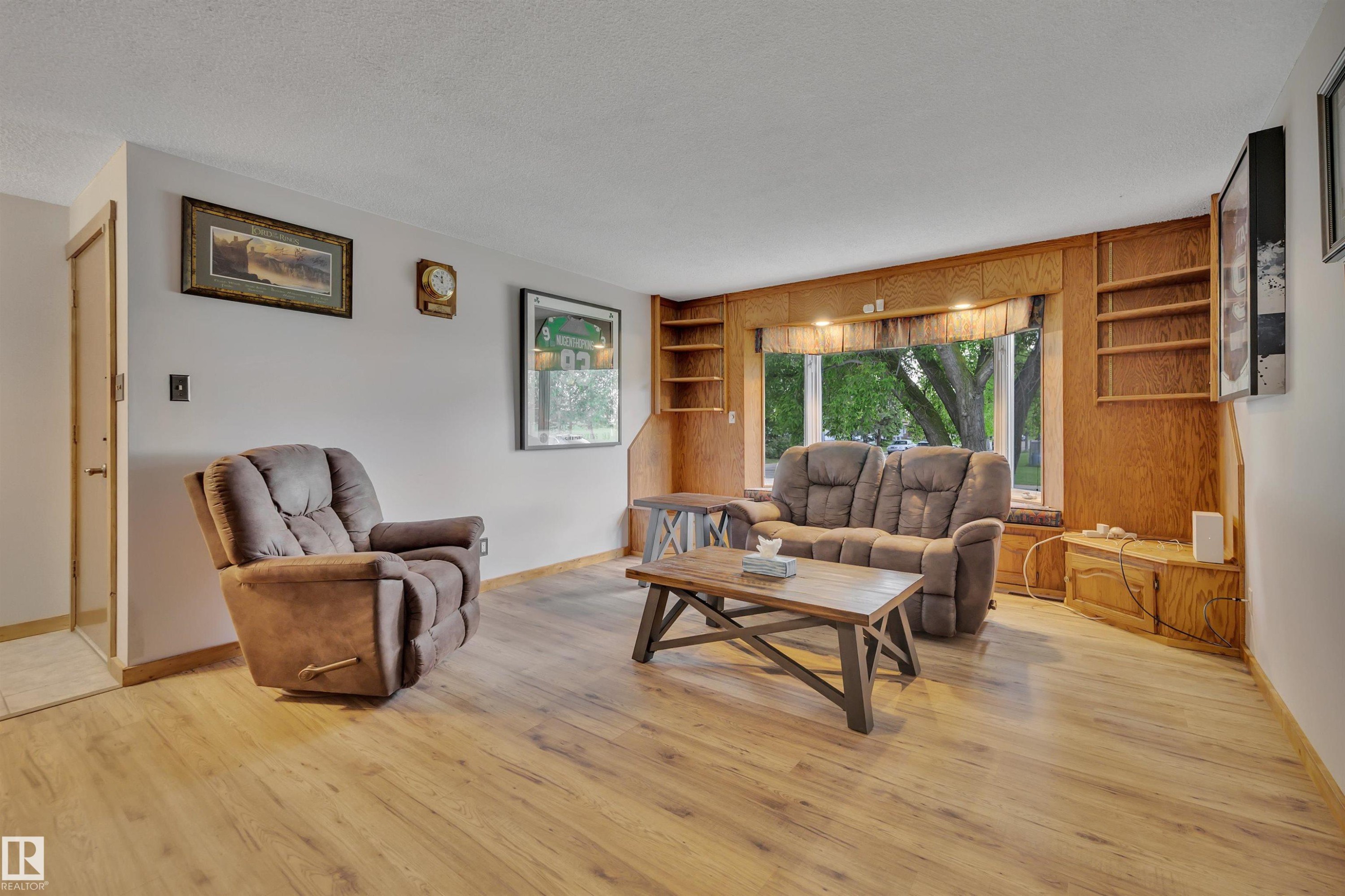 13327 73 Street, Edmonton, AB