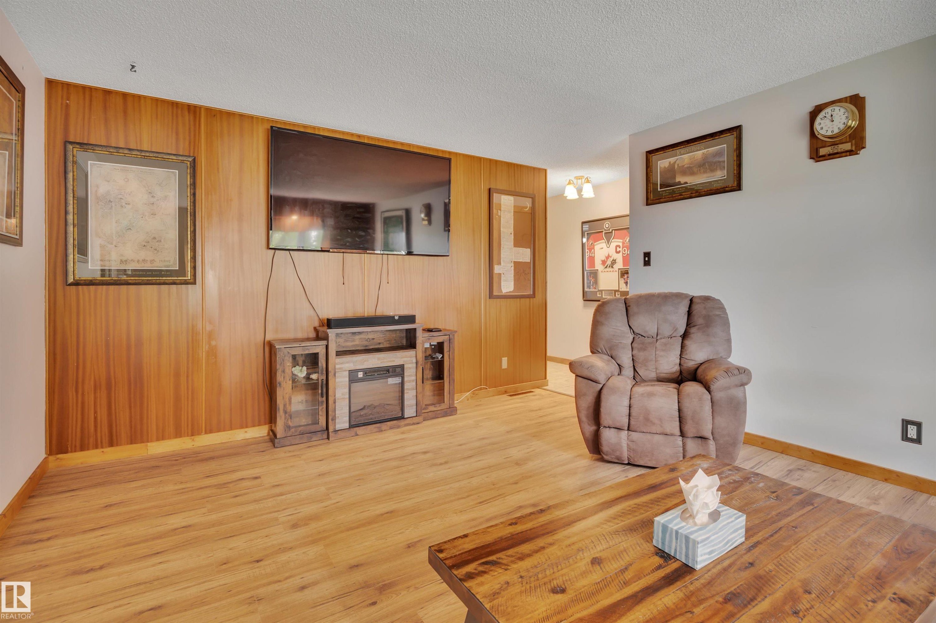 13327 73 Street, Edmonton, AB