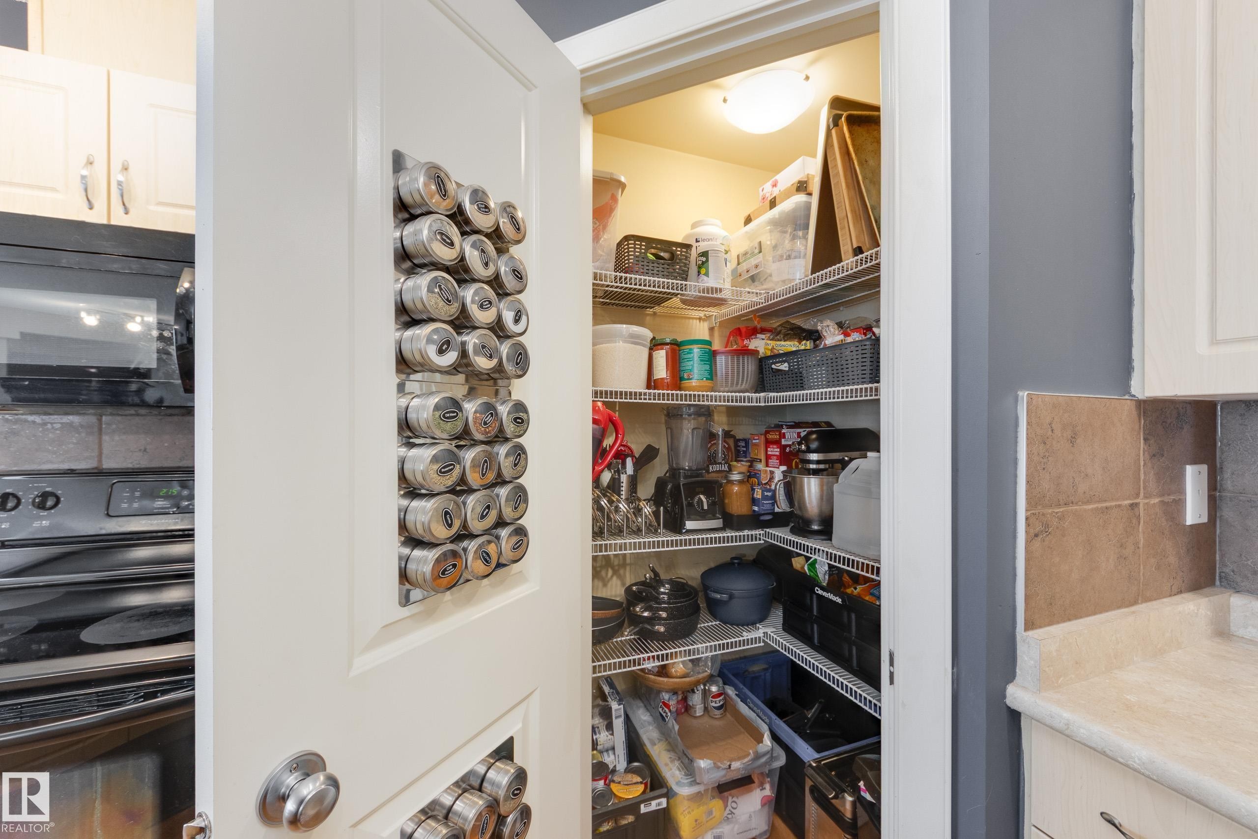 9456 Stein Way, Edmonton, AB