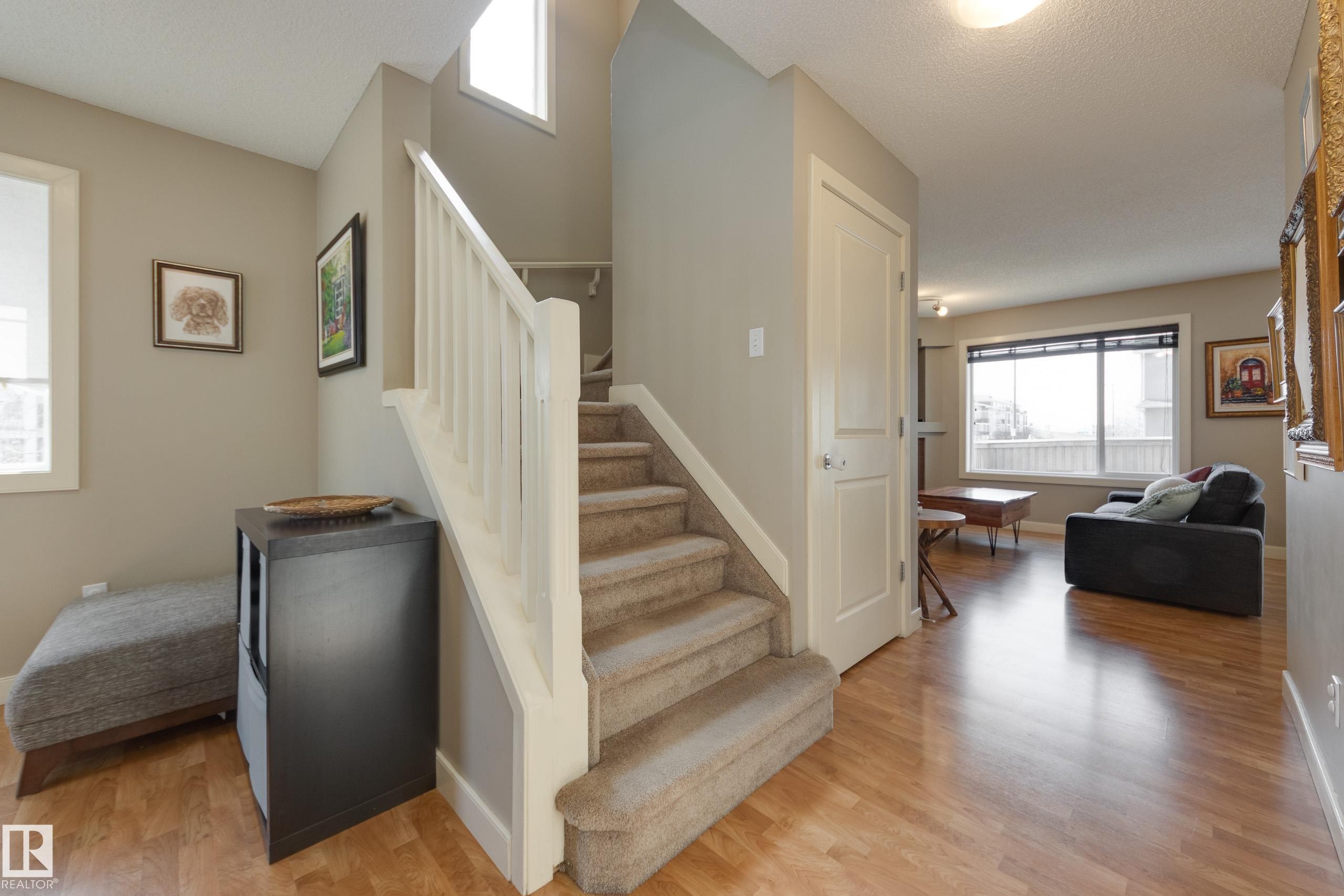 9456 Stein Way, Edmonton, AB