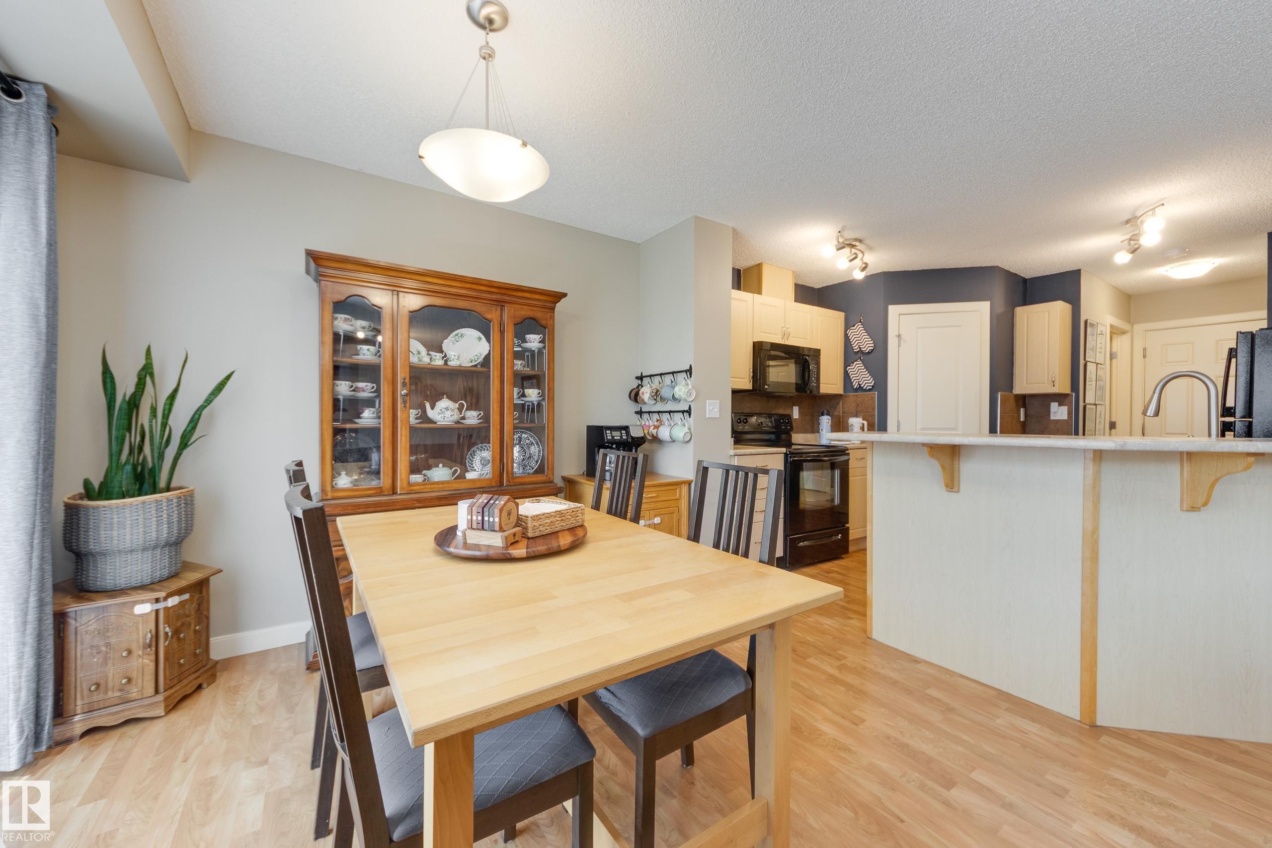 9456 Stein Way, Edmonton, AB