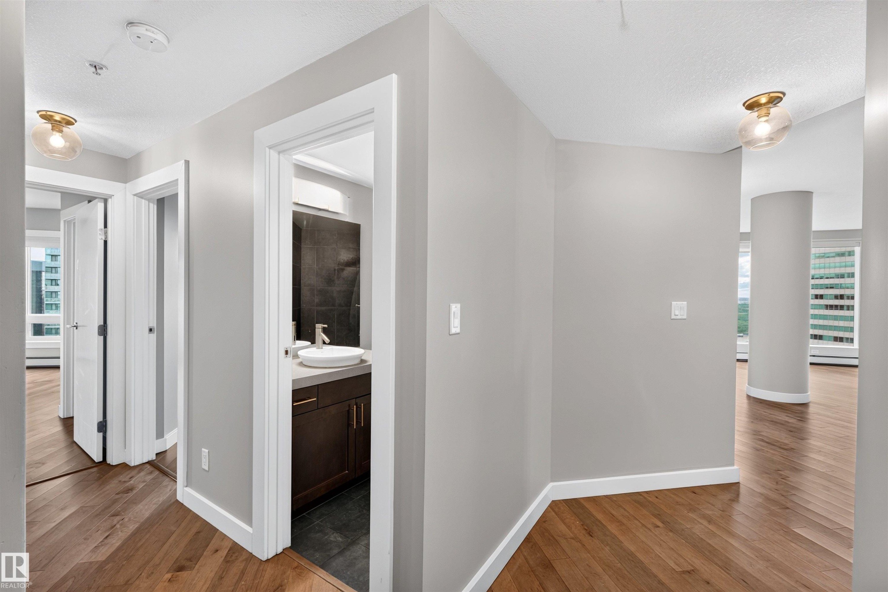 2902 10152 104 Street, Edmonton, AB