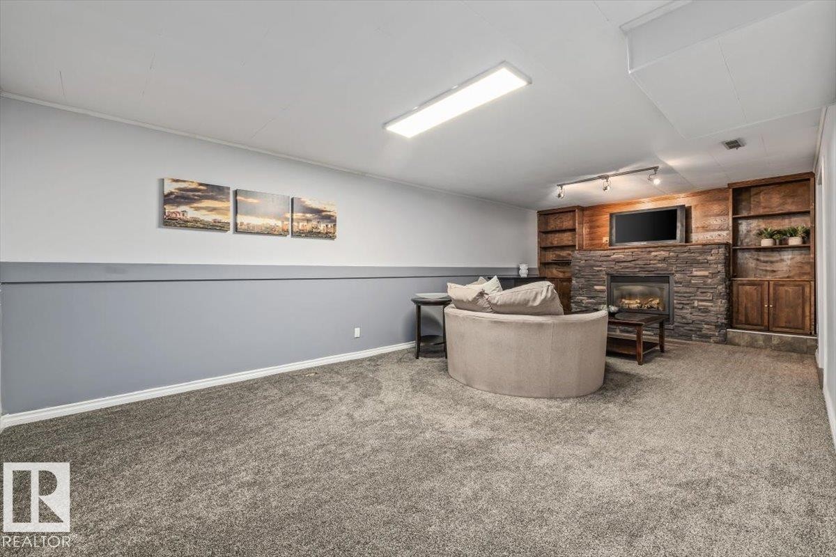 16165 110B Avenue, Edmonton, AB