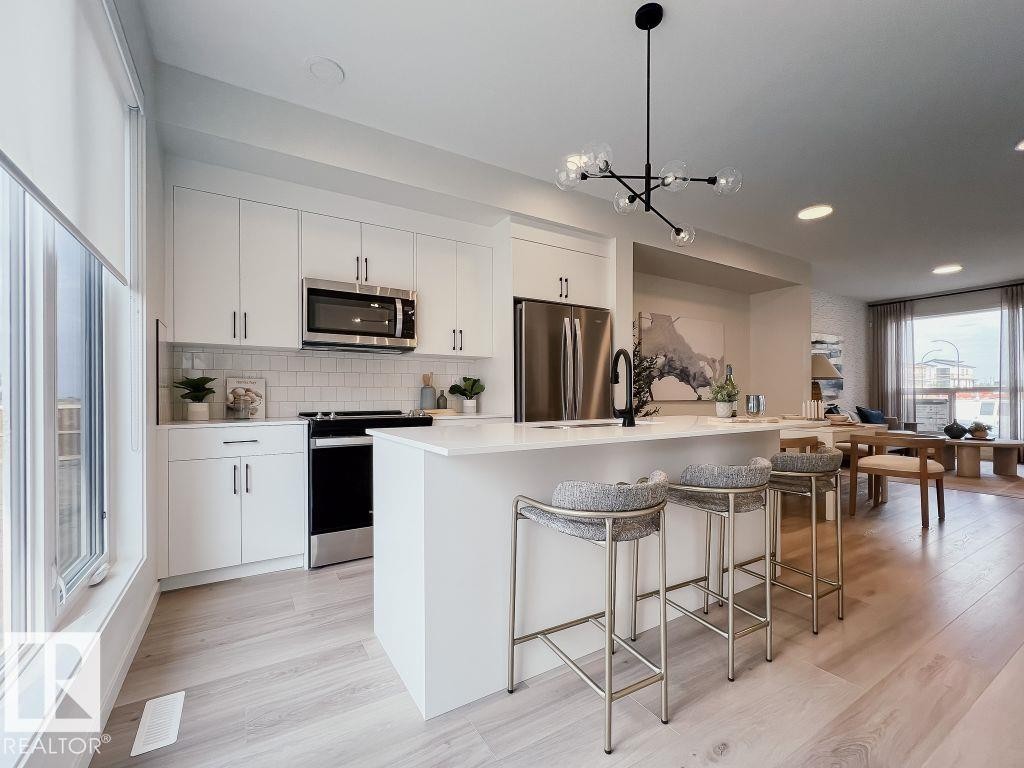 7452 Klapstein Crescent, Edmonton, AB