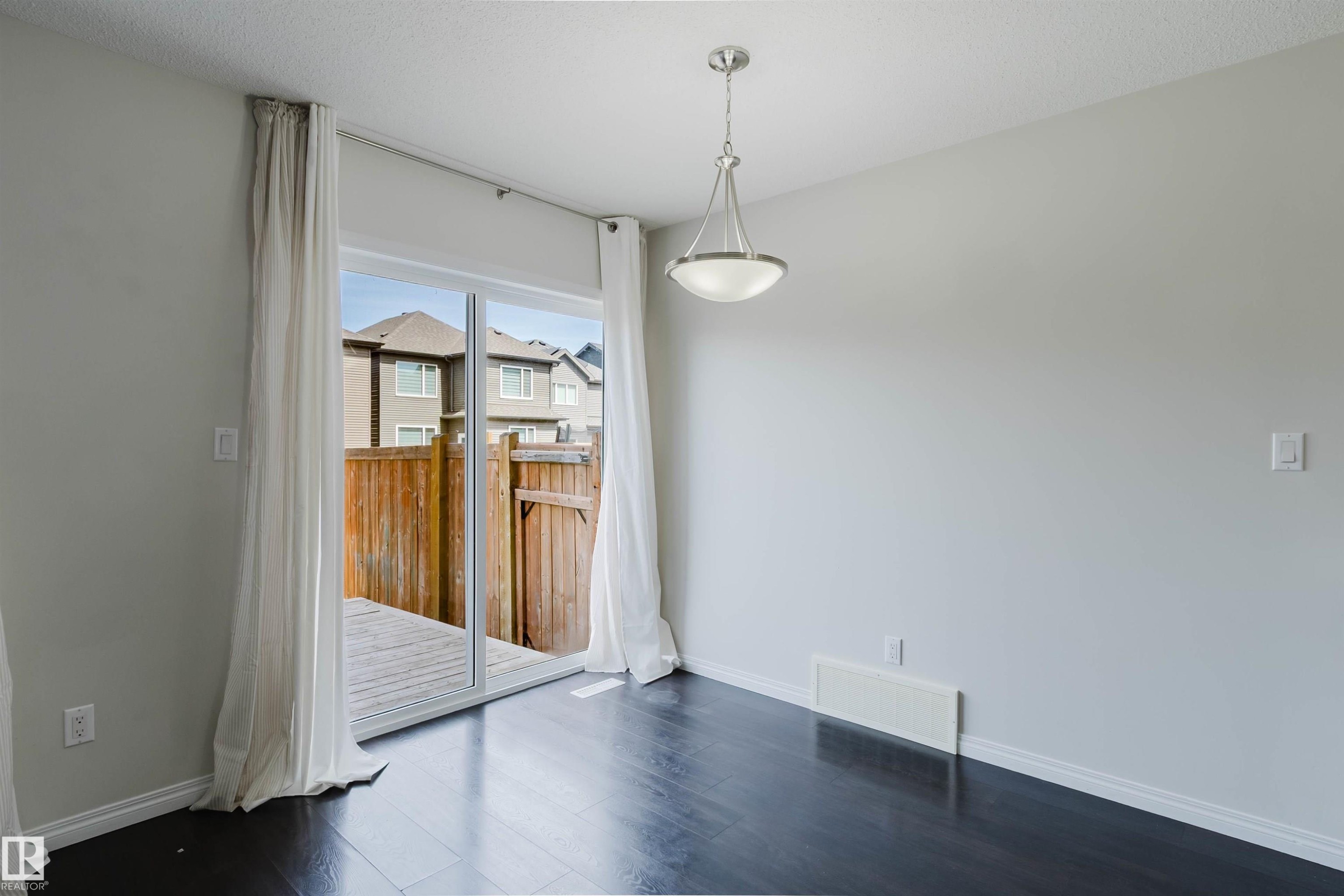 2082 Price Landing, Edmonton, AB