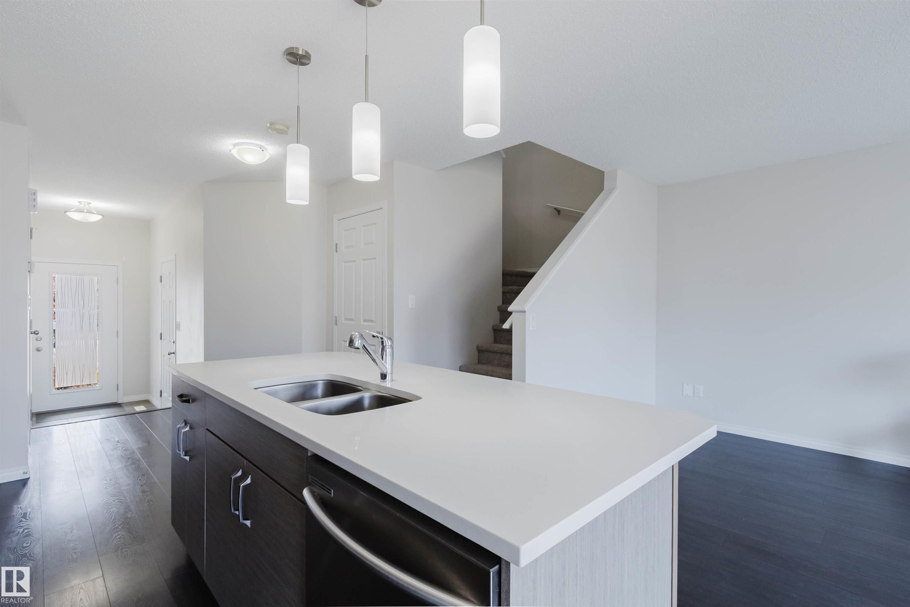 2082 Price Landing, Edmonton, AB