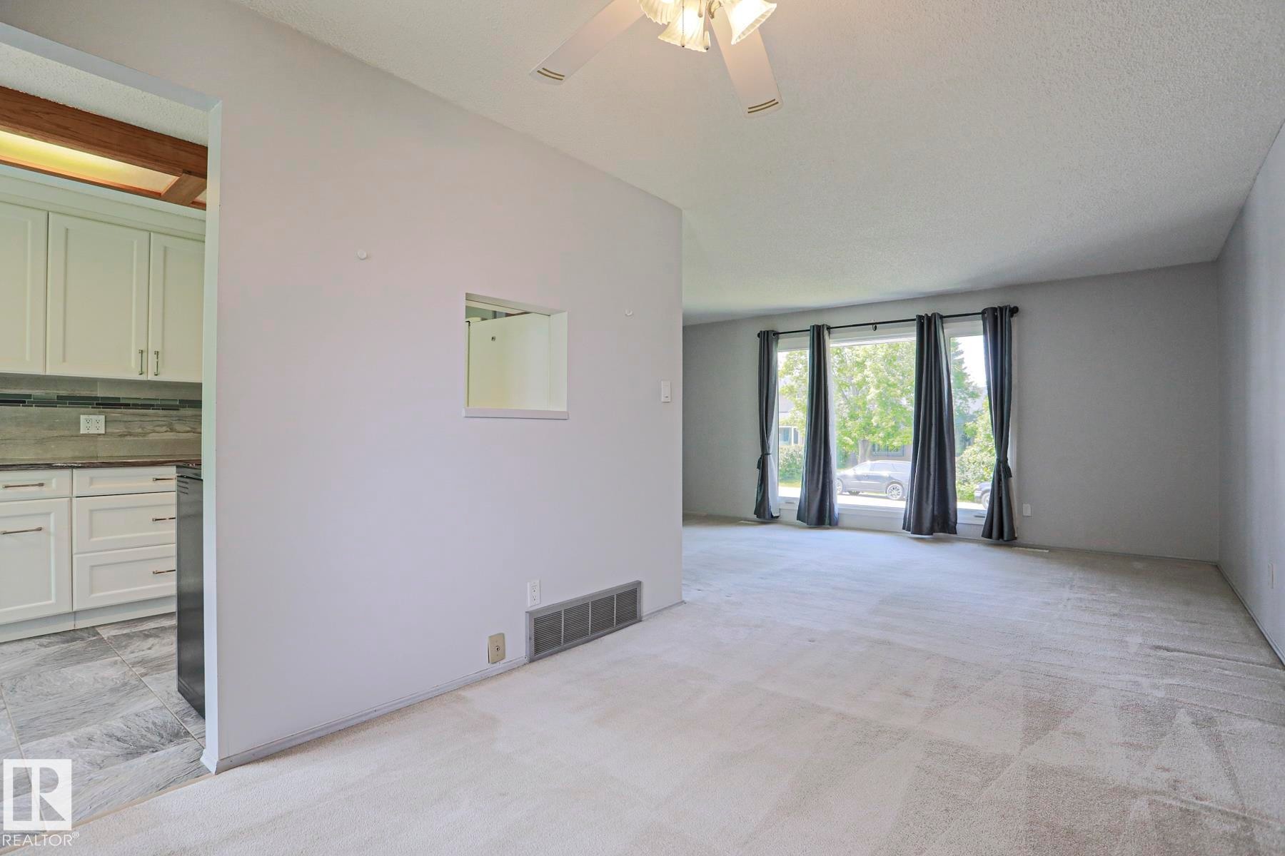4 Goebel Close, Spruce Grove, AB