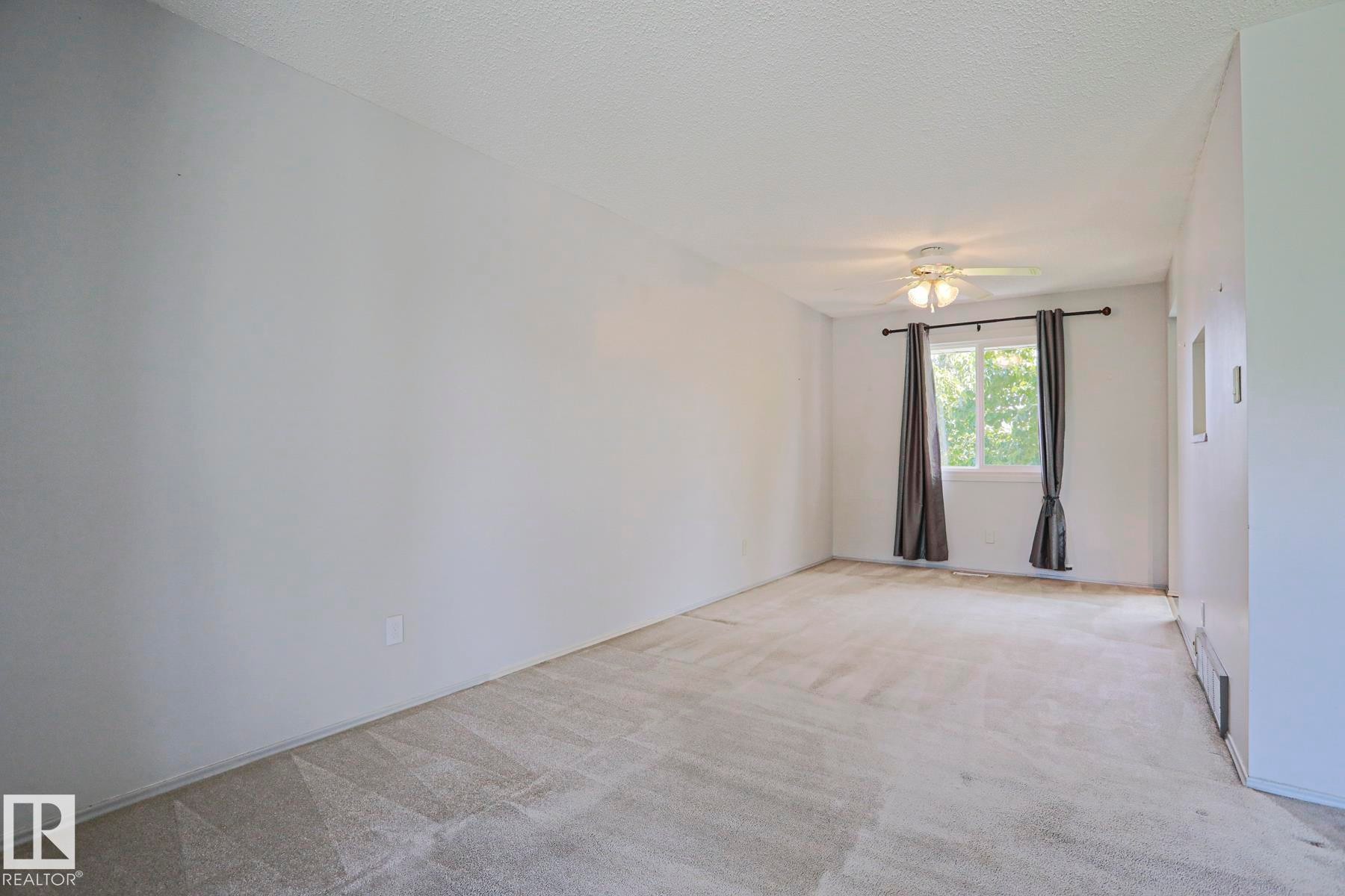 4 Goebel Close, Spruce Grove, AB