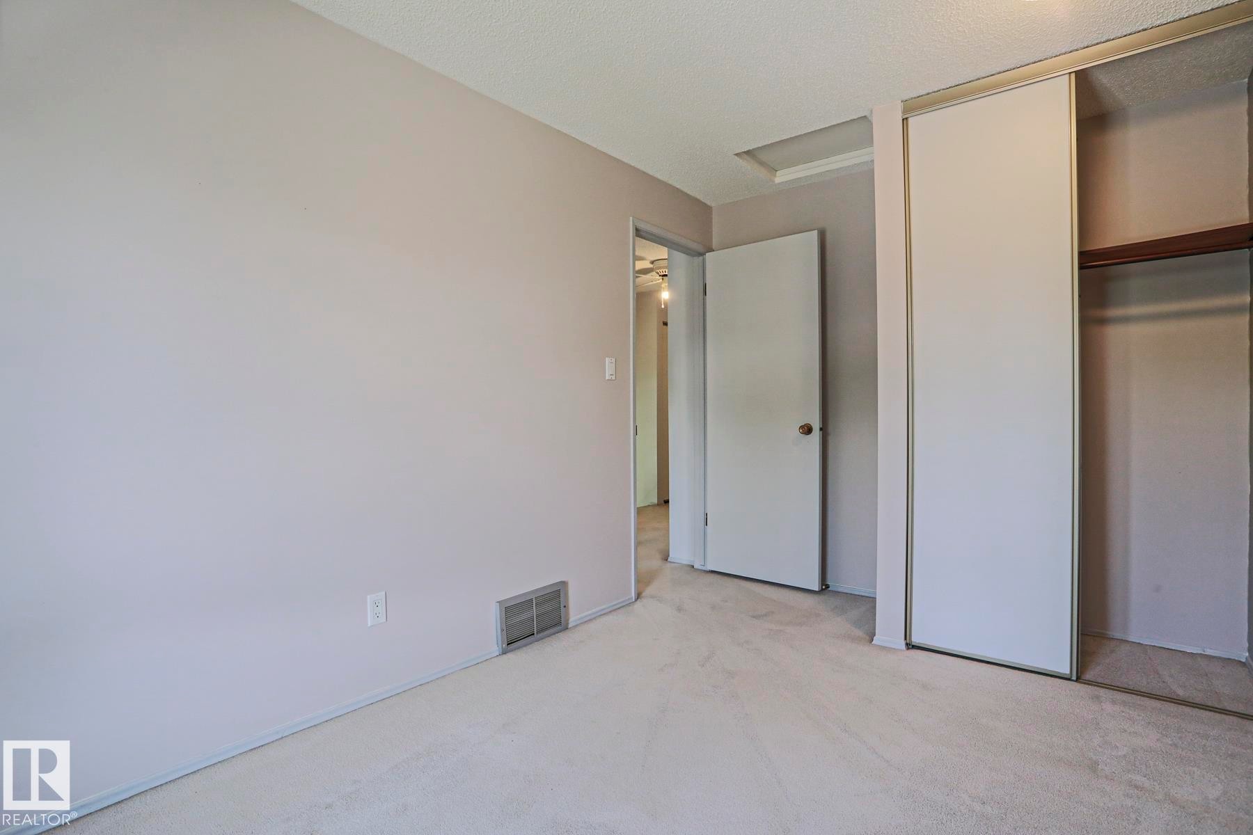 4 Goebel Close, Spruce Grove, AB