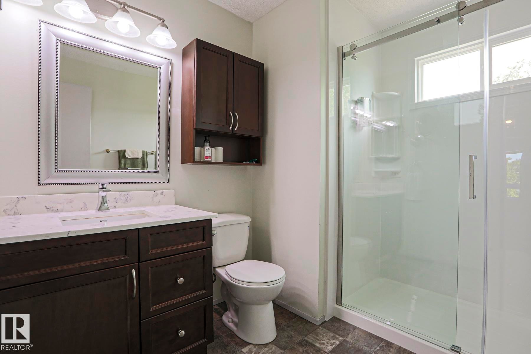 4 Goebel Close, Spruce Grove, AB