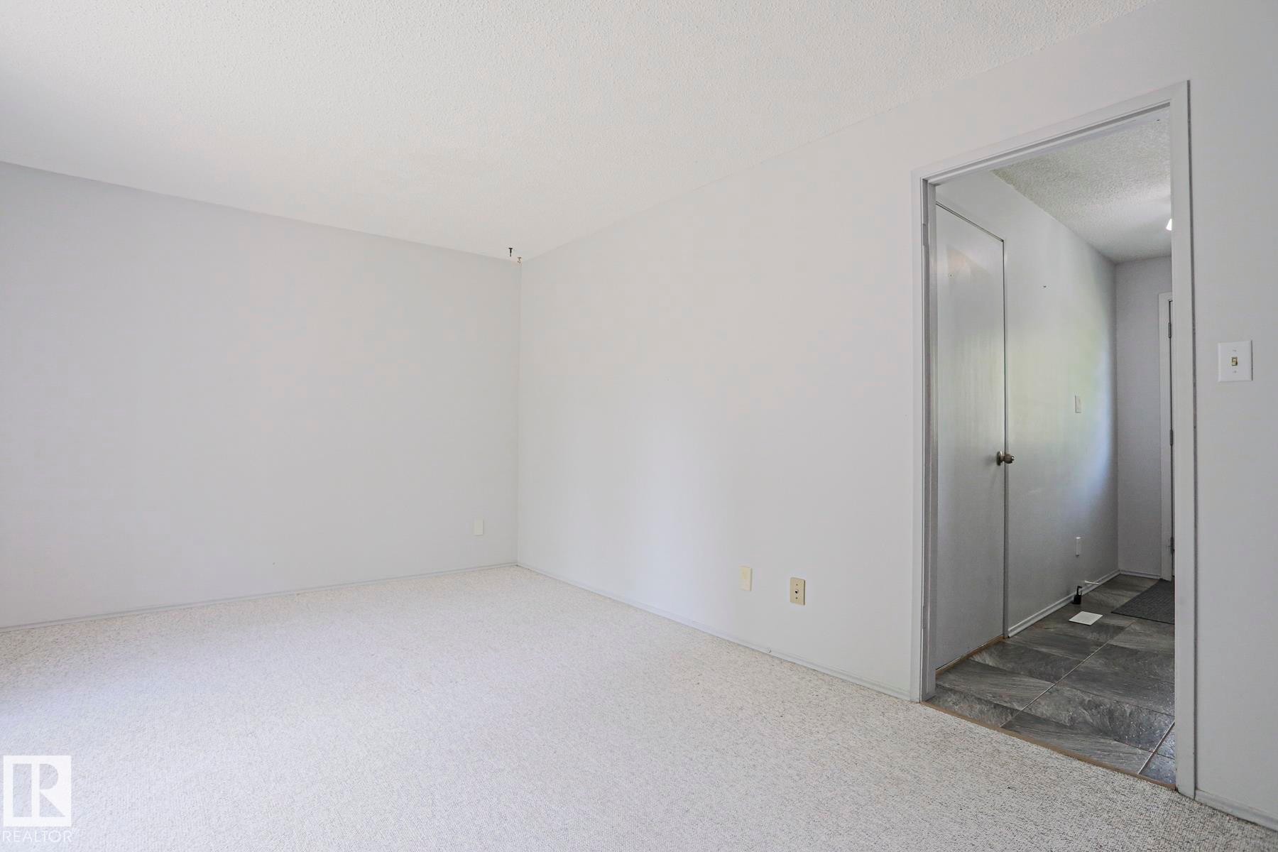 4 Goebel Close, Spruce Grove, AB