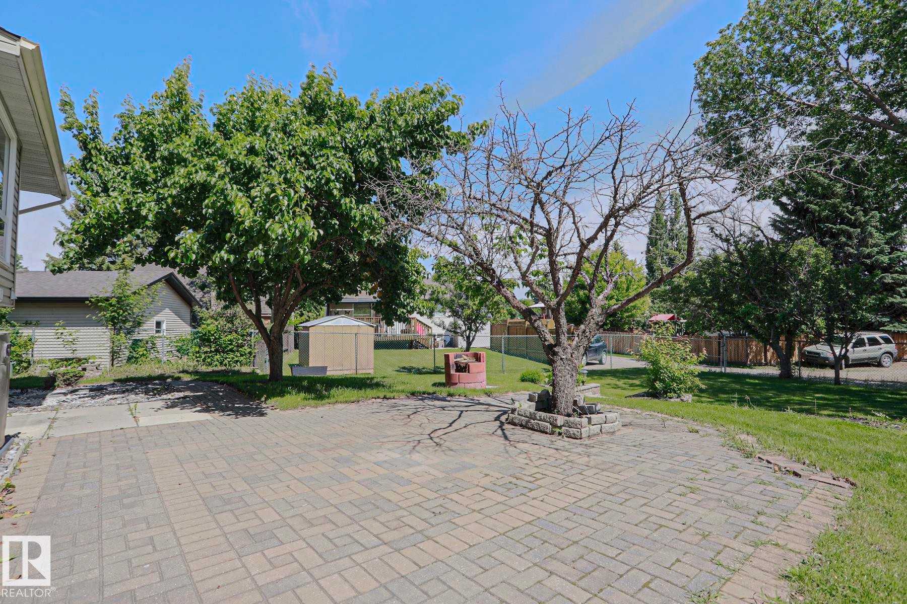 4 Goebel Close, Spruce Grove, AB