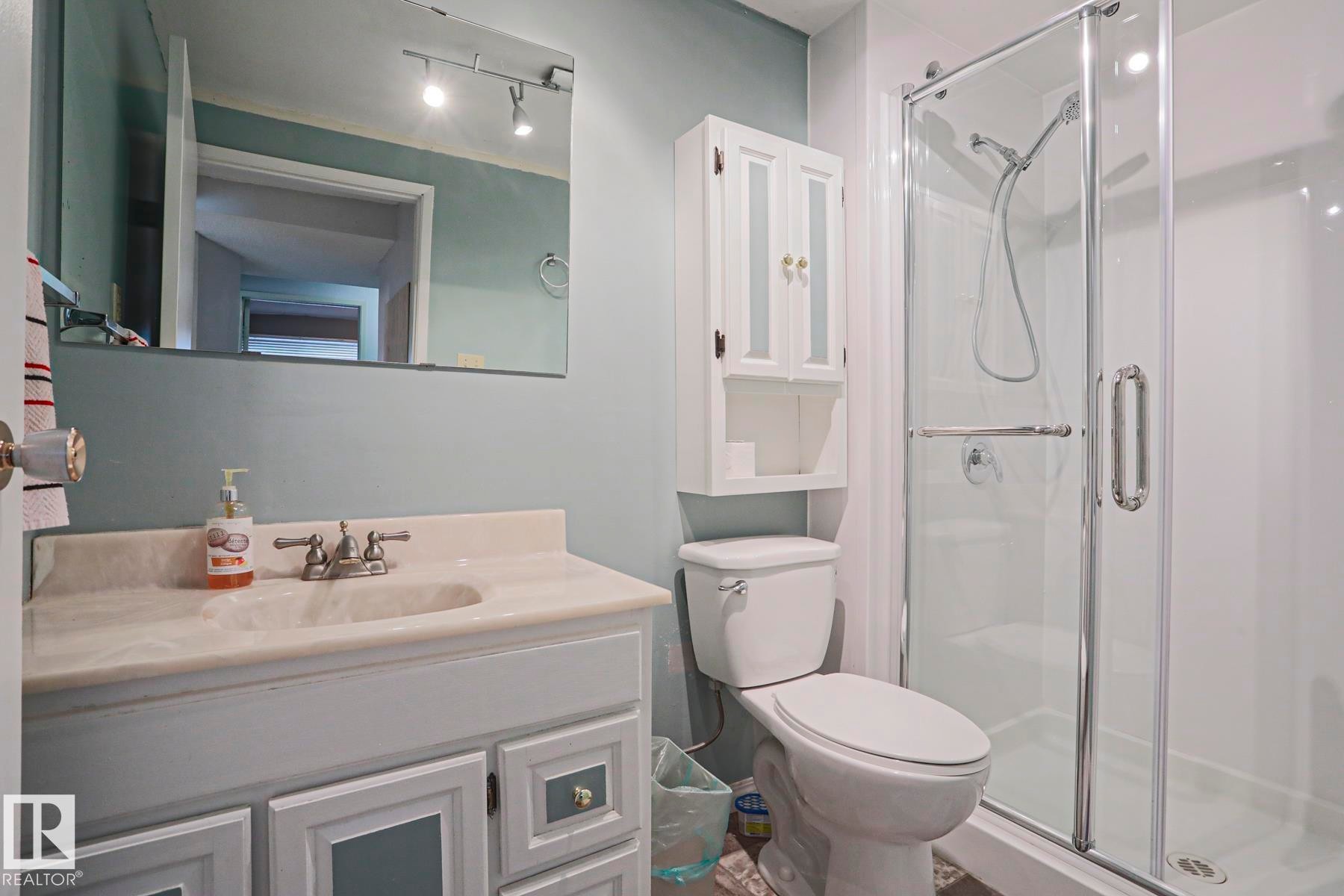 4 Goebel Close, Spruce Grove, AB