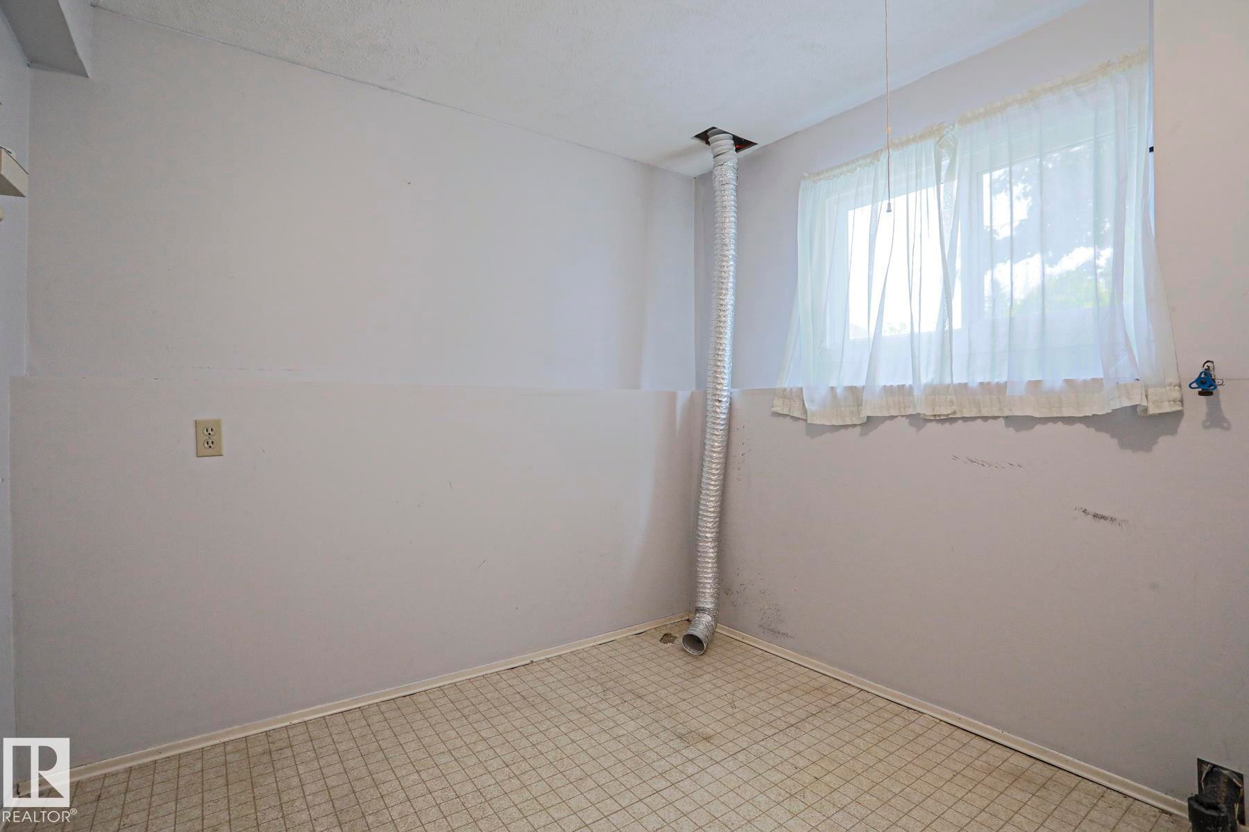 4 Goebel Close, Spruce Grove, AB