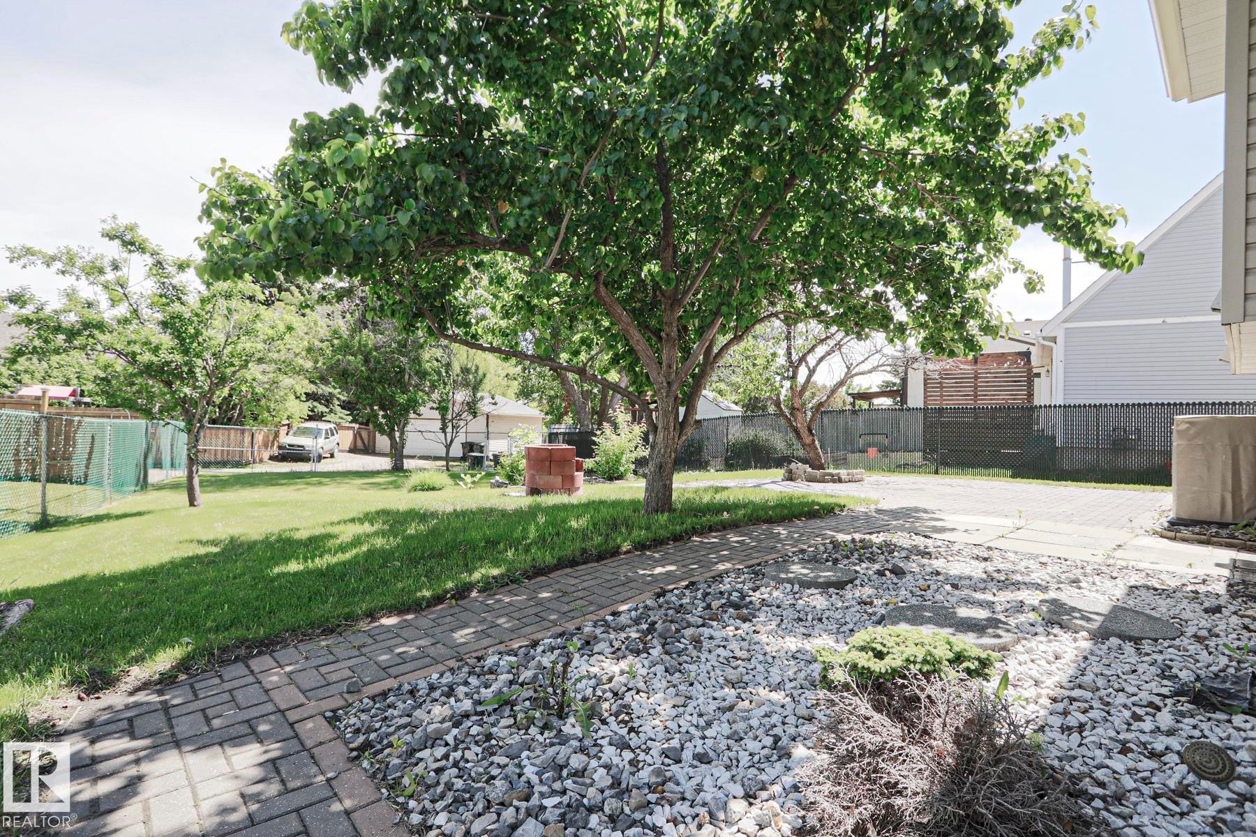 4 Goebel Close, Spruce Grove, AB