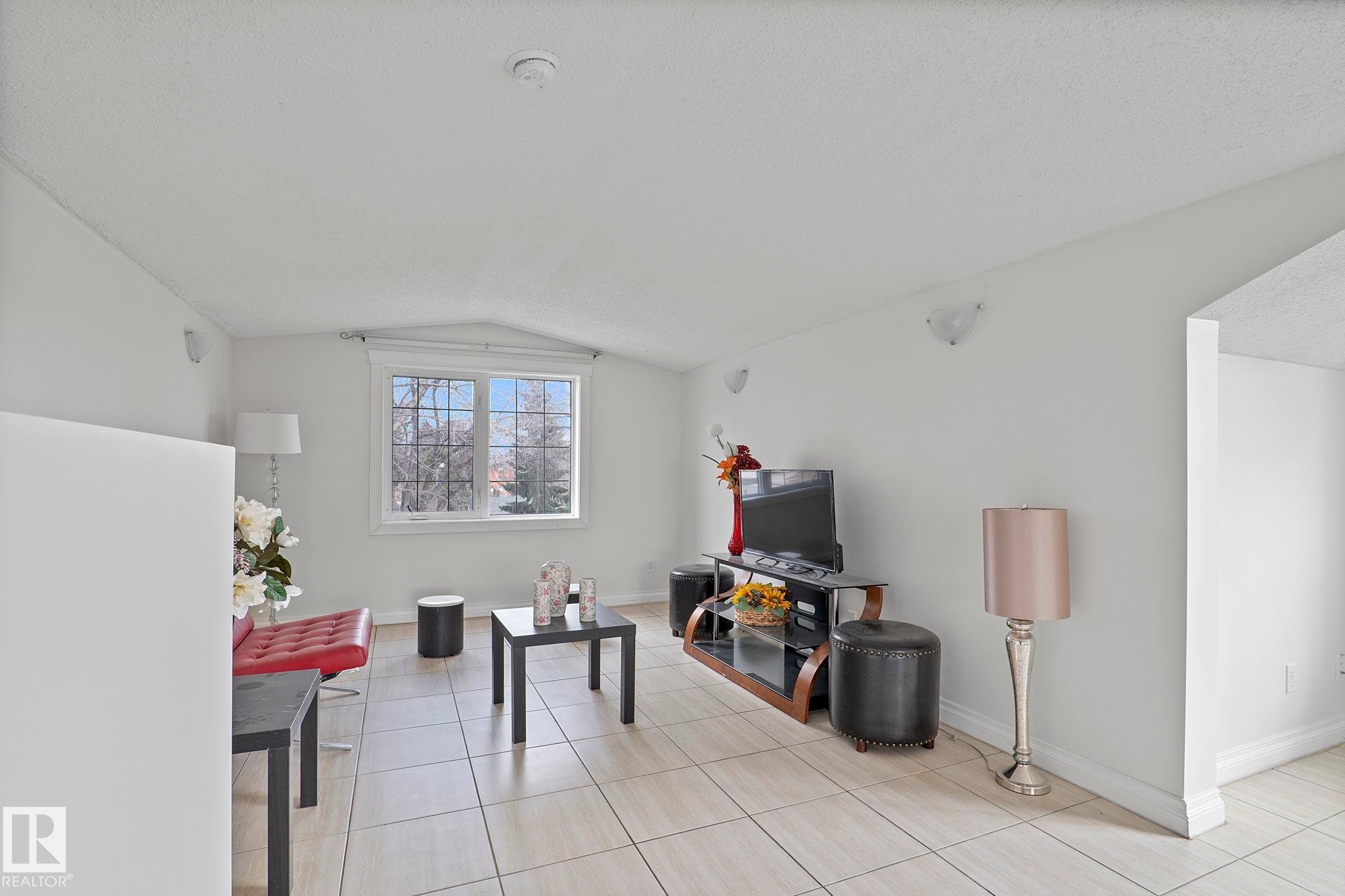 11918 68 Street, Edmonton, AB