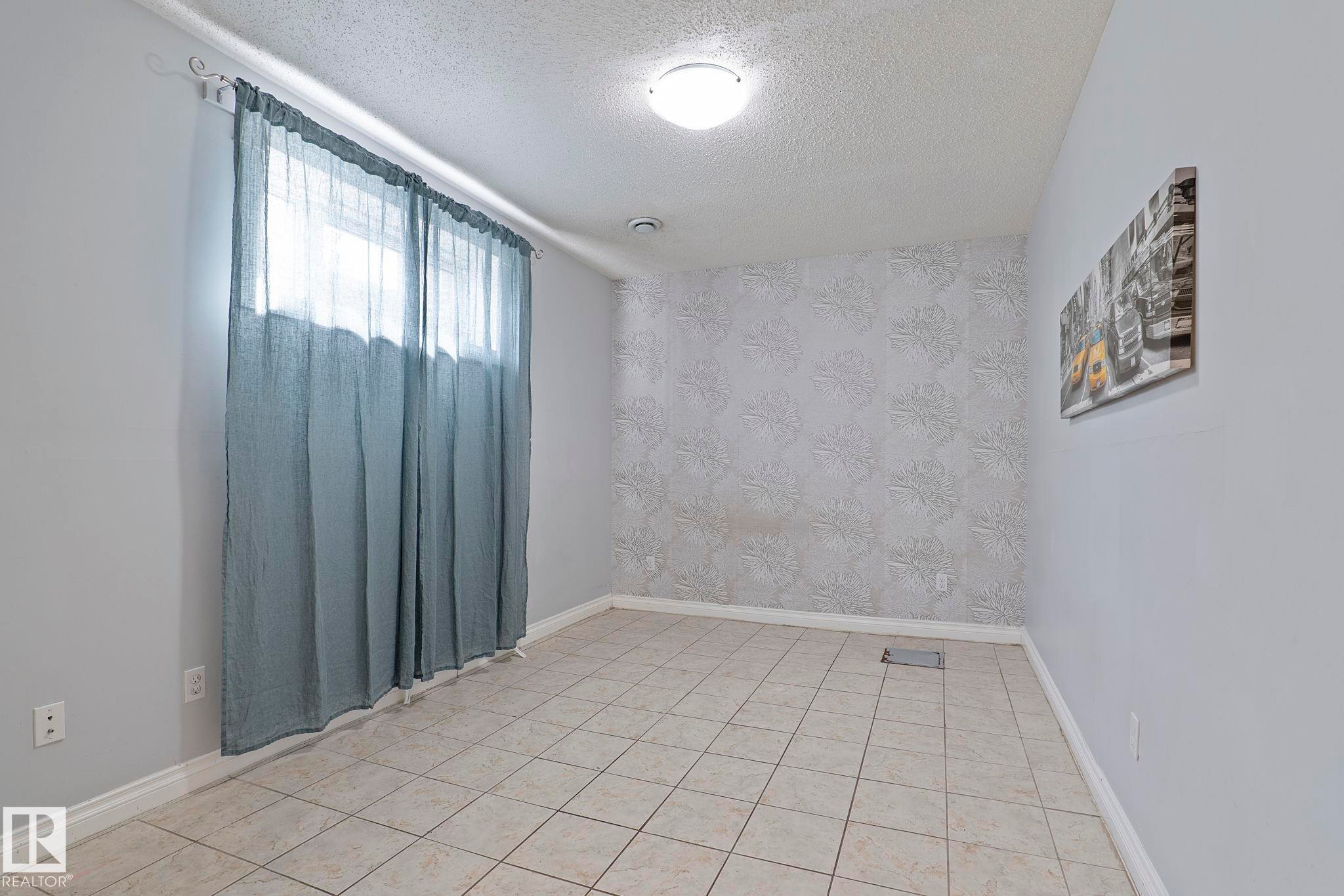 11918 68 Street, Edmonton, AB
