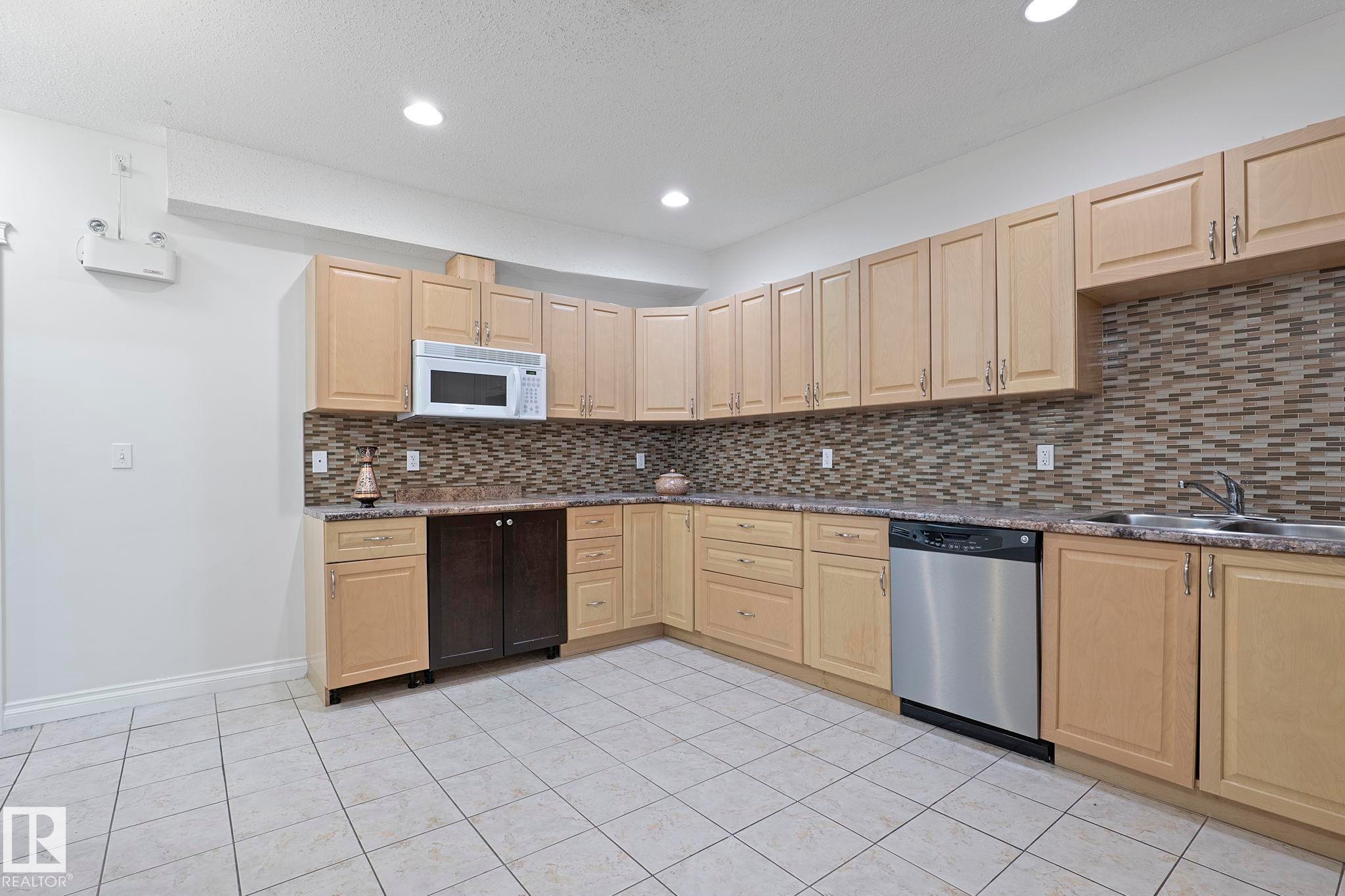 11918 68 Street, Edmonton, AB
