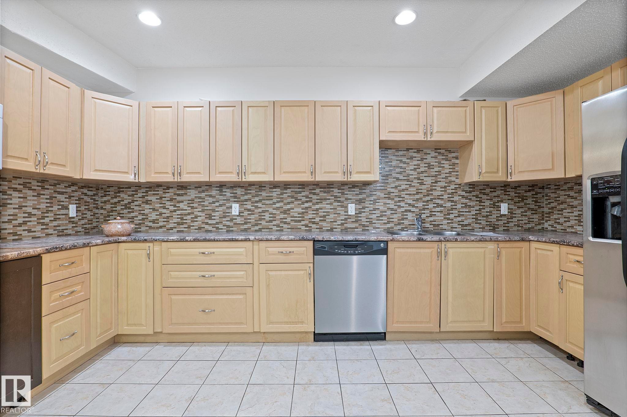 11918 68 Street, Edmonton, AB