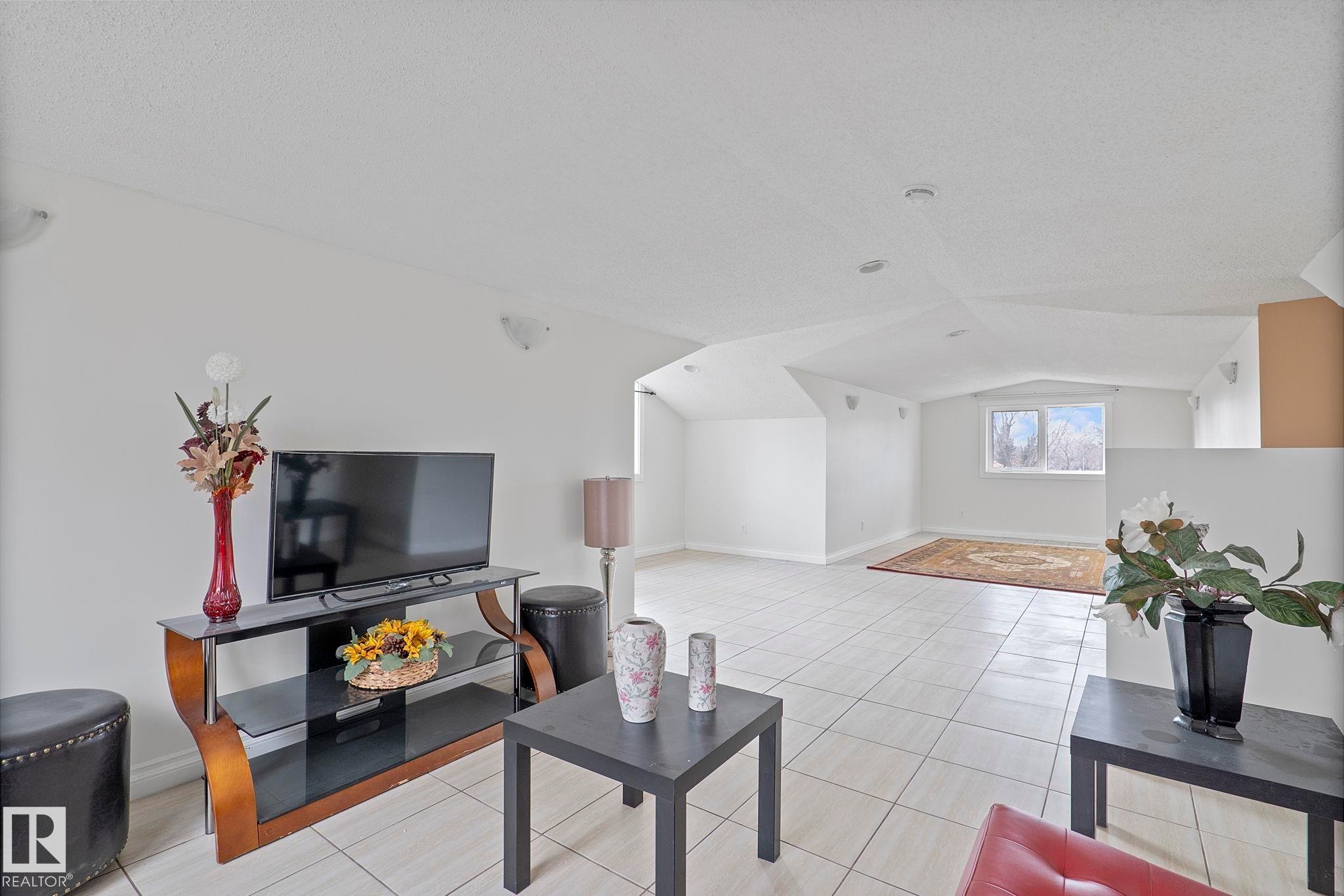 11918 68 Street, Edmonton, AB