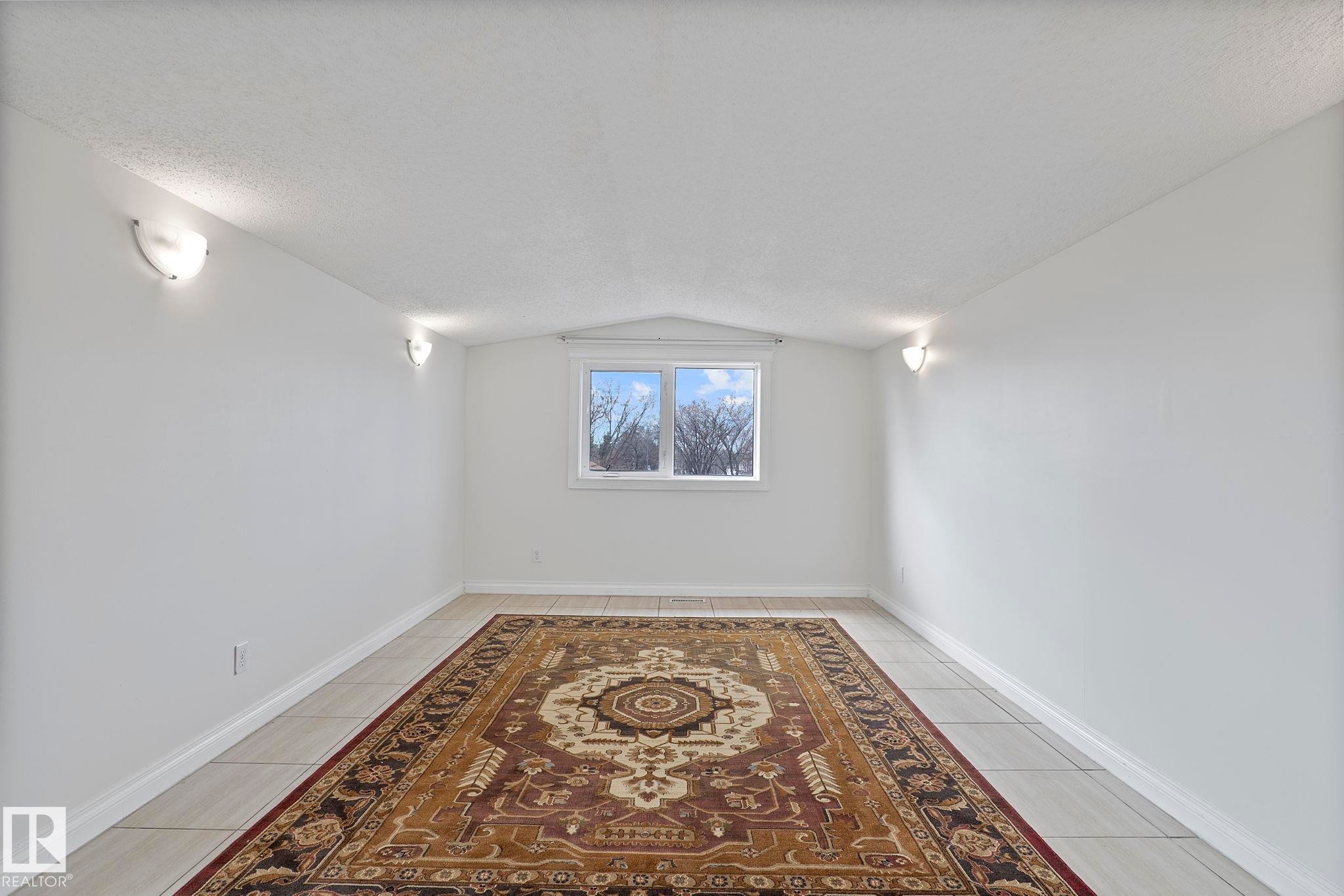 11918 68 Street, Edmonton, AB