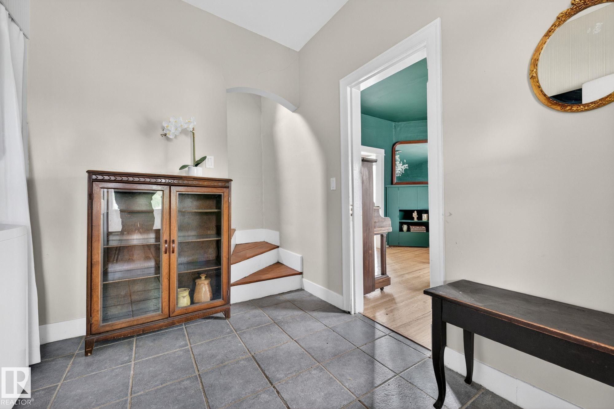 12201 95 Street, Edmonton, AB