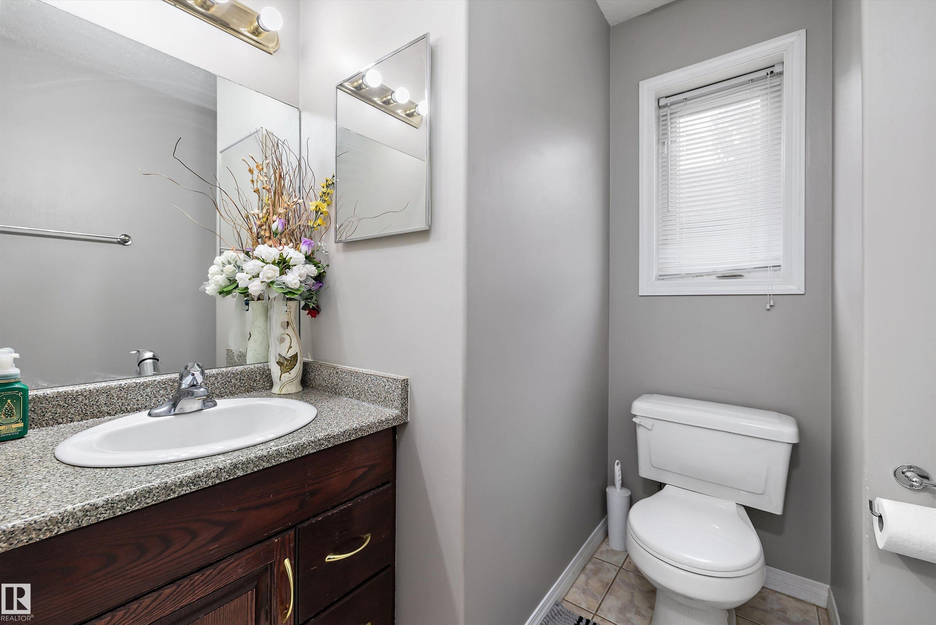 Bathroom - 4831 154 Avenue, Edmonton, AB