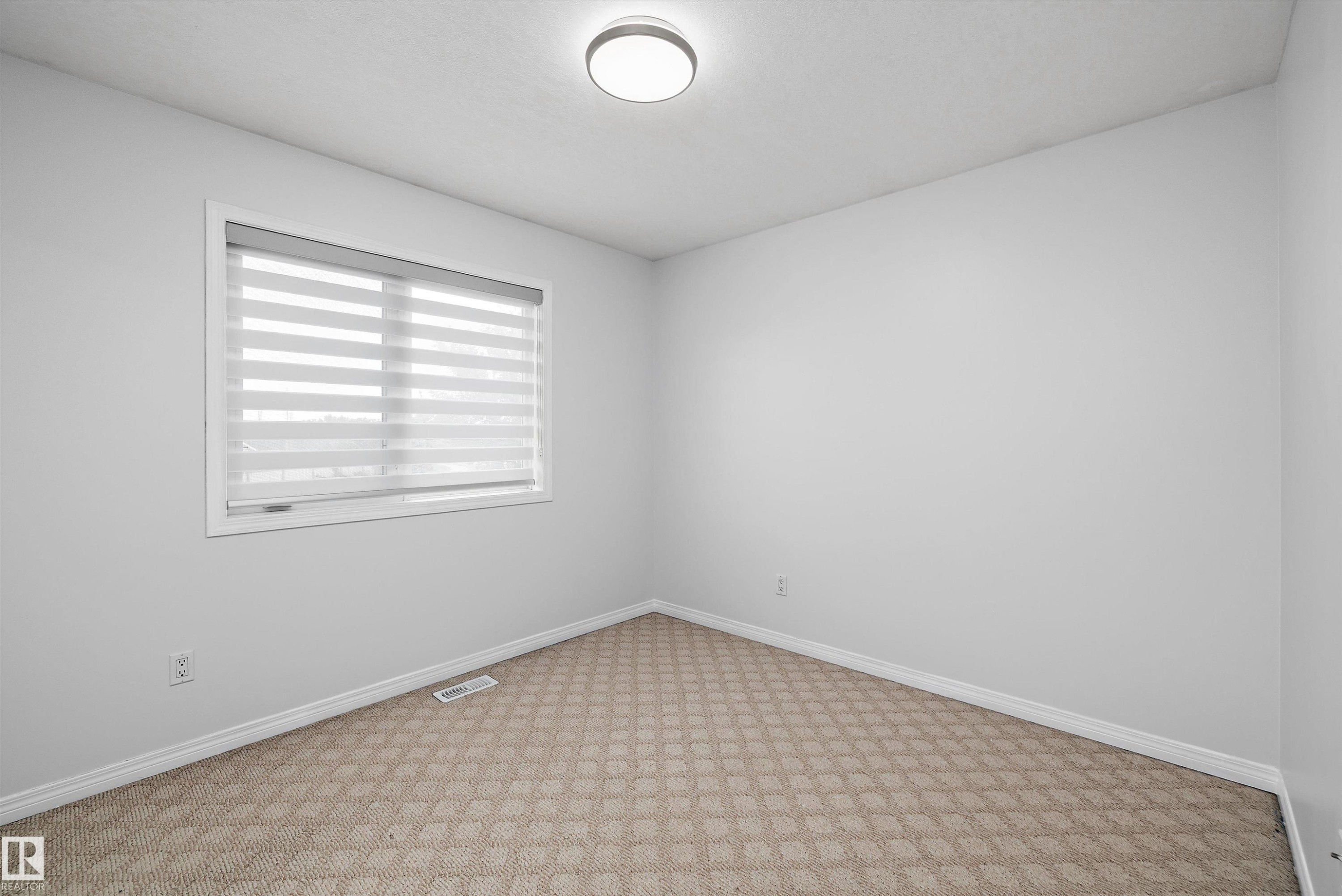 Empty room - 4831 154 Avenue, Edmonton, AB