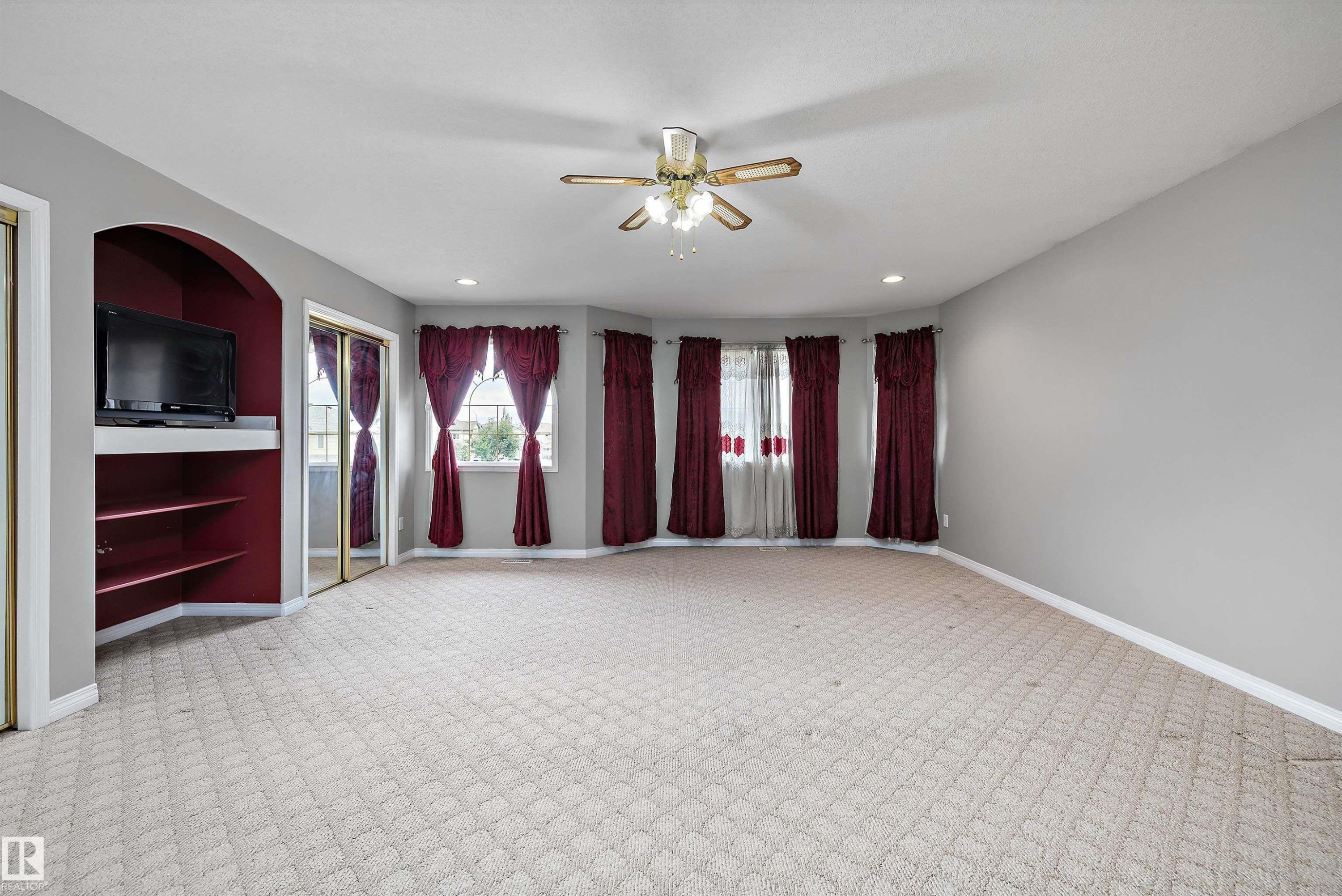 Empty room - 4831 154 Avenue, Edmonton, AB