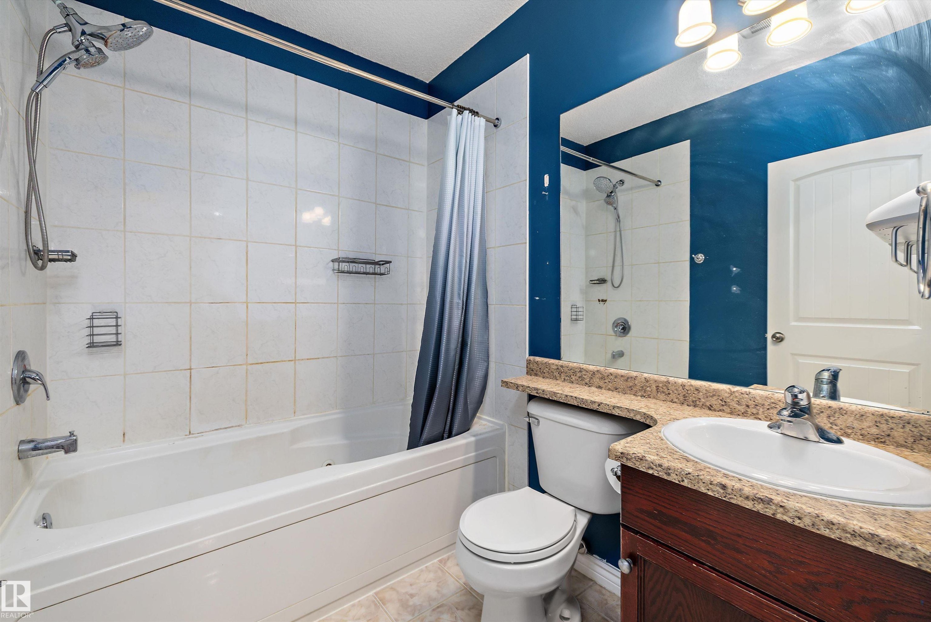 Bathroom - 4831 154 Avenue, Edmonton, AB