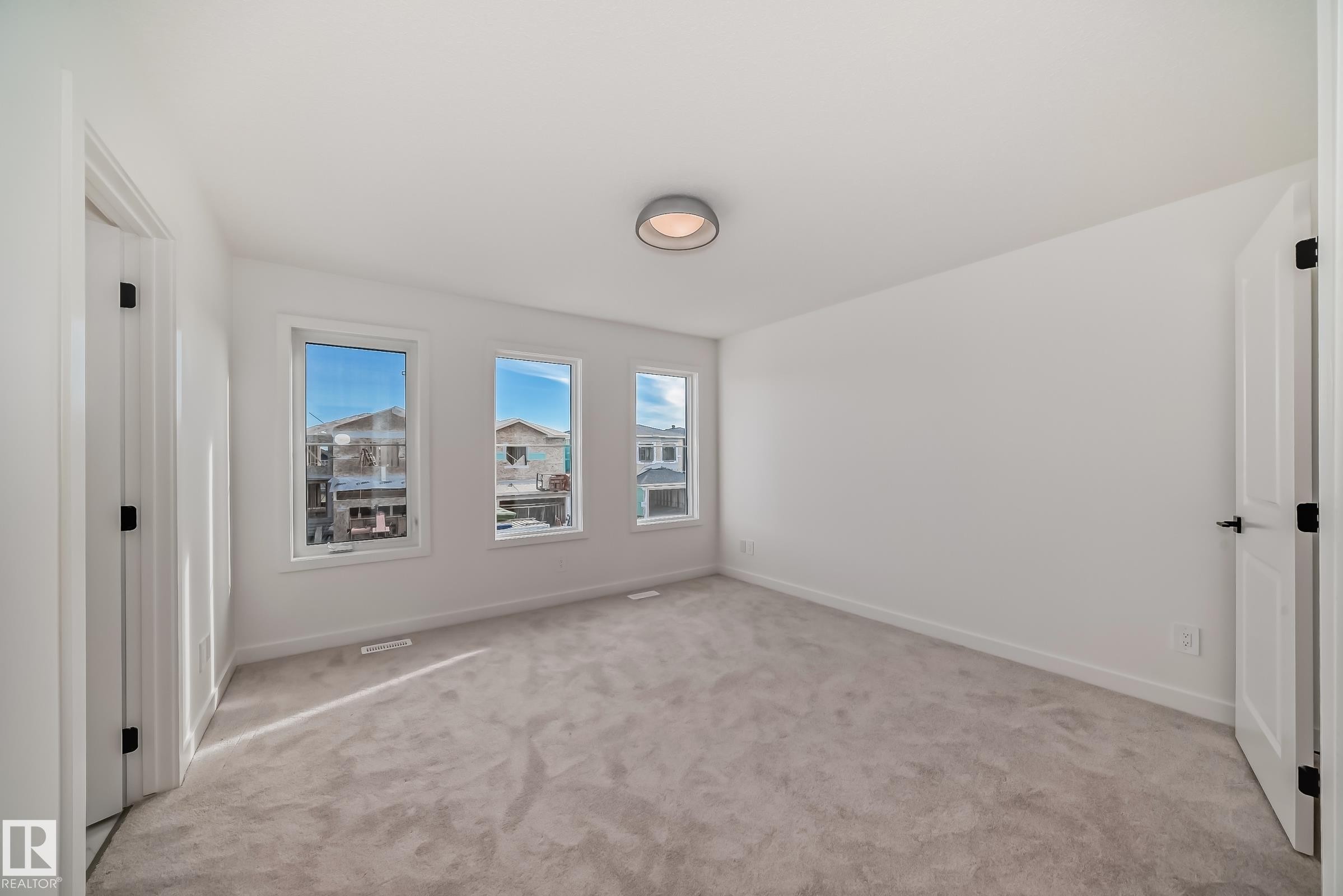8255 Kiriak Loop Sw, Edmonton, AB - Indoor Photo Showing Other Room