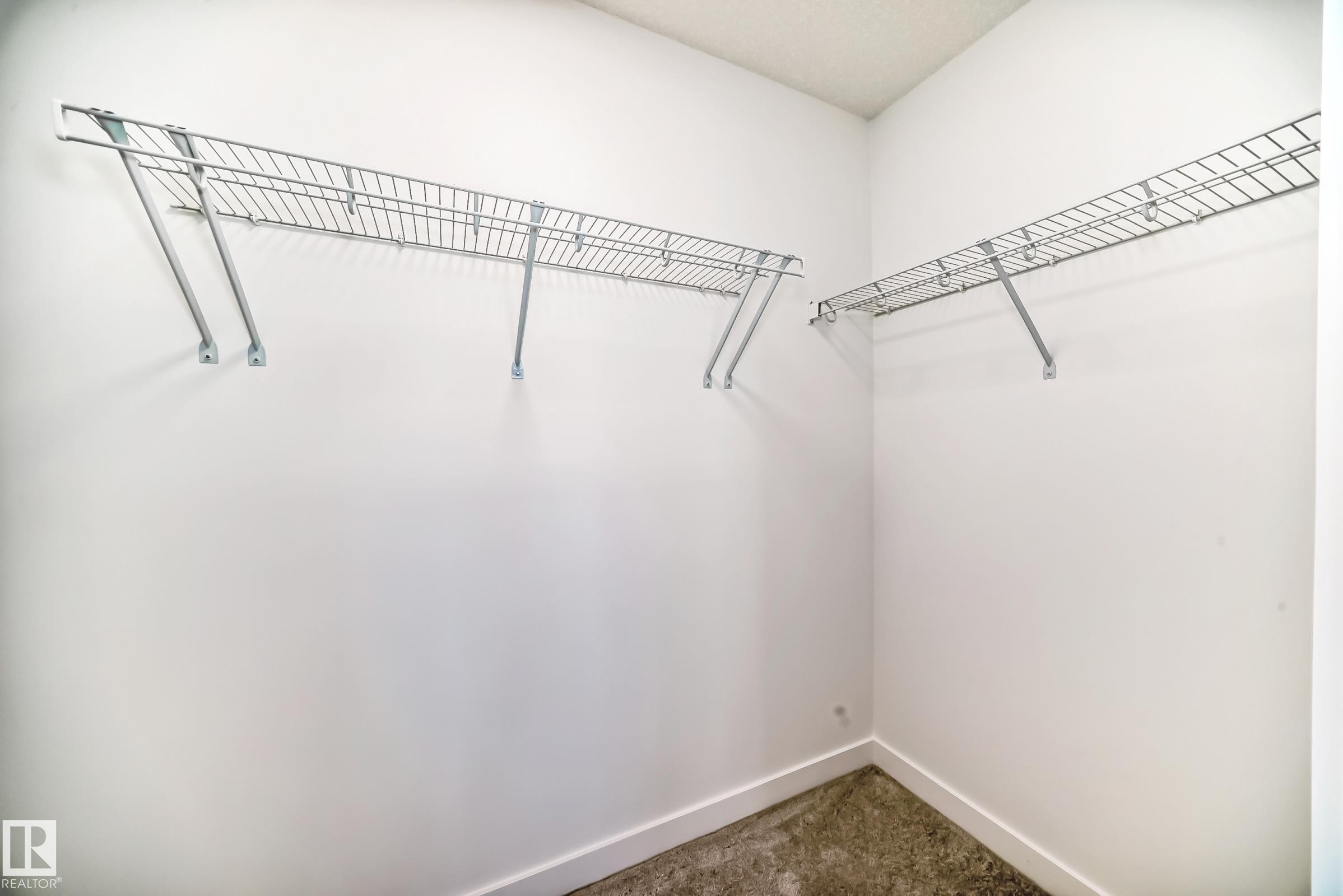 8255 Kiriak Loop Sw, Edmonton, AB - Indoor With Storage
