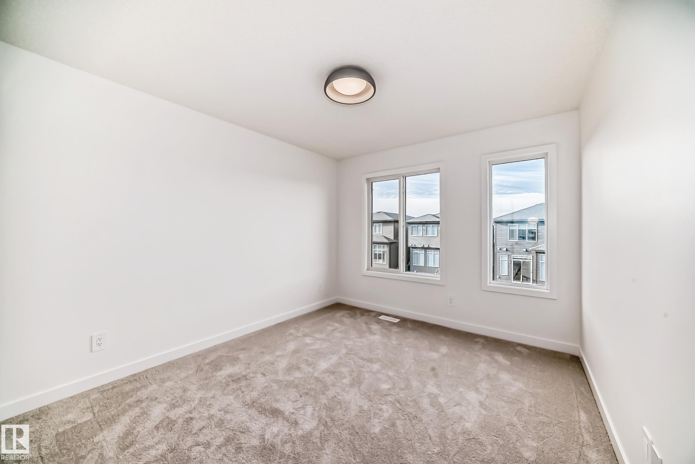 8255 Kiriak Loop Sw, Edmonton, AB - Indoor Photo Showing Other Room