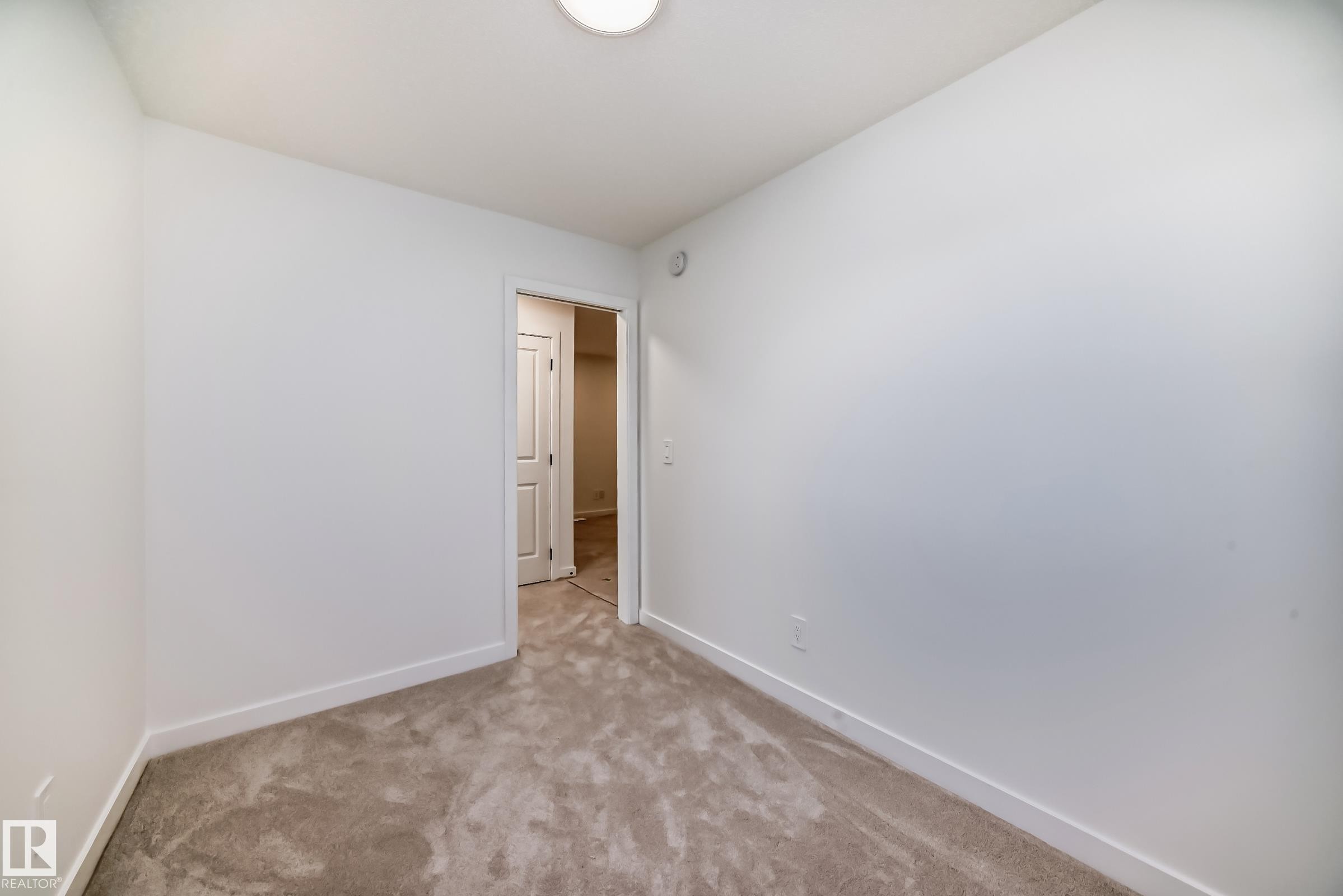 8255 Kiriak Loop Sw, Edmonton, AB - Indoor Photo Showing Other Room