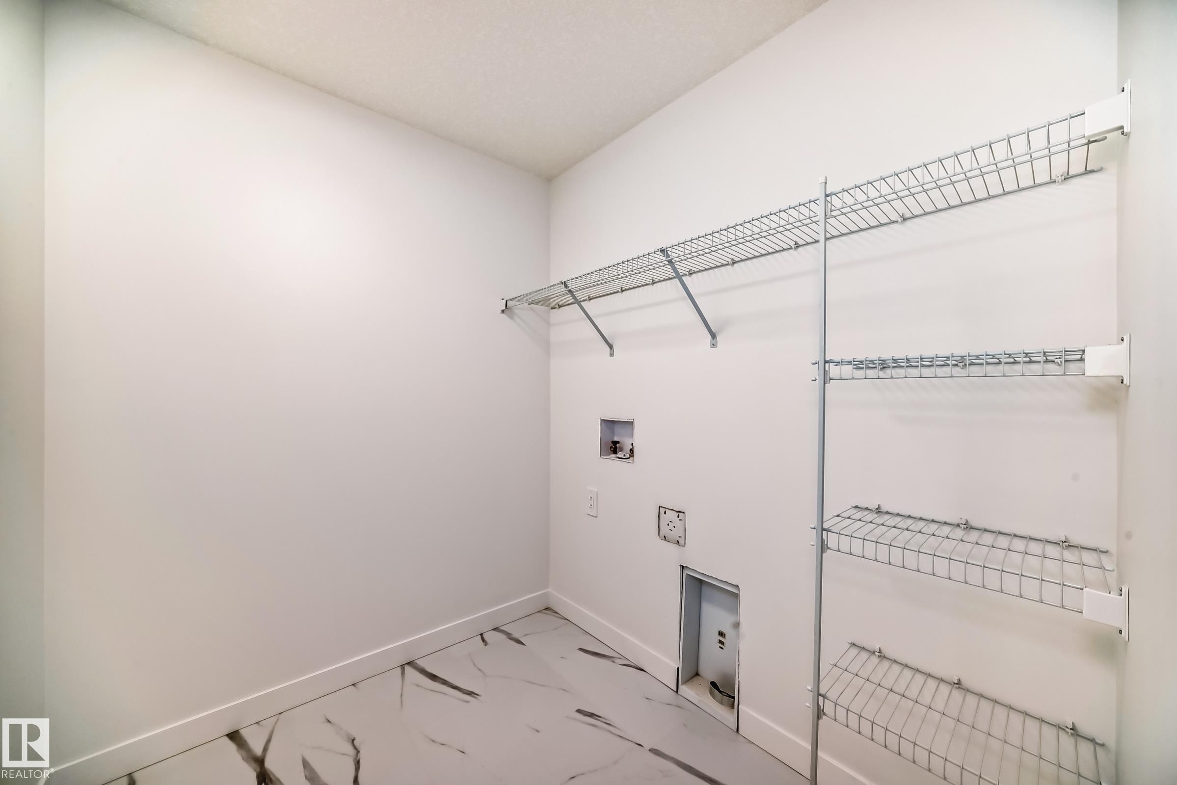 8255 Kiriak Loop Sw, Edmonton, AB - Indoor With Storage