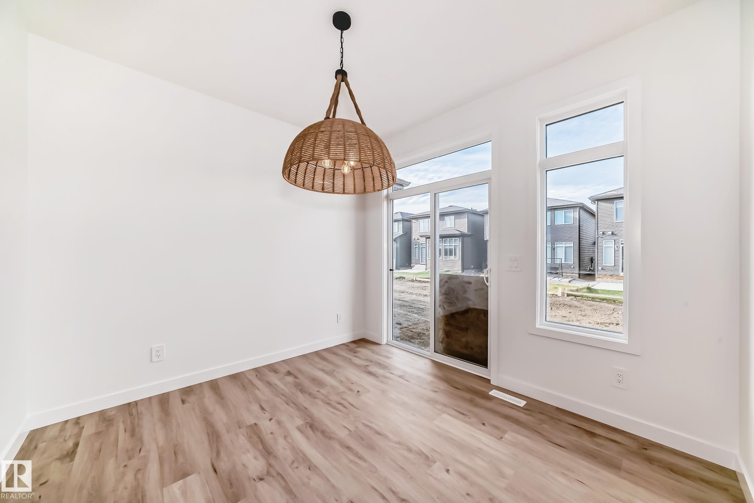 8255 Kiriak Loop Sw, Edmonton, AB - Indoor Photo Showing Other Room