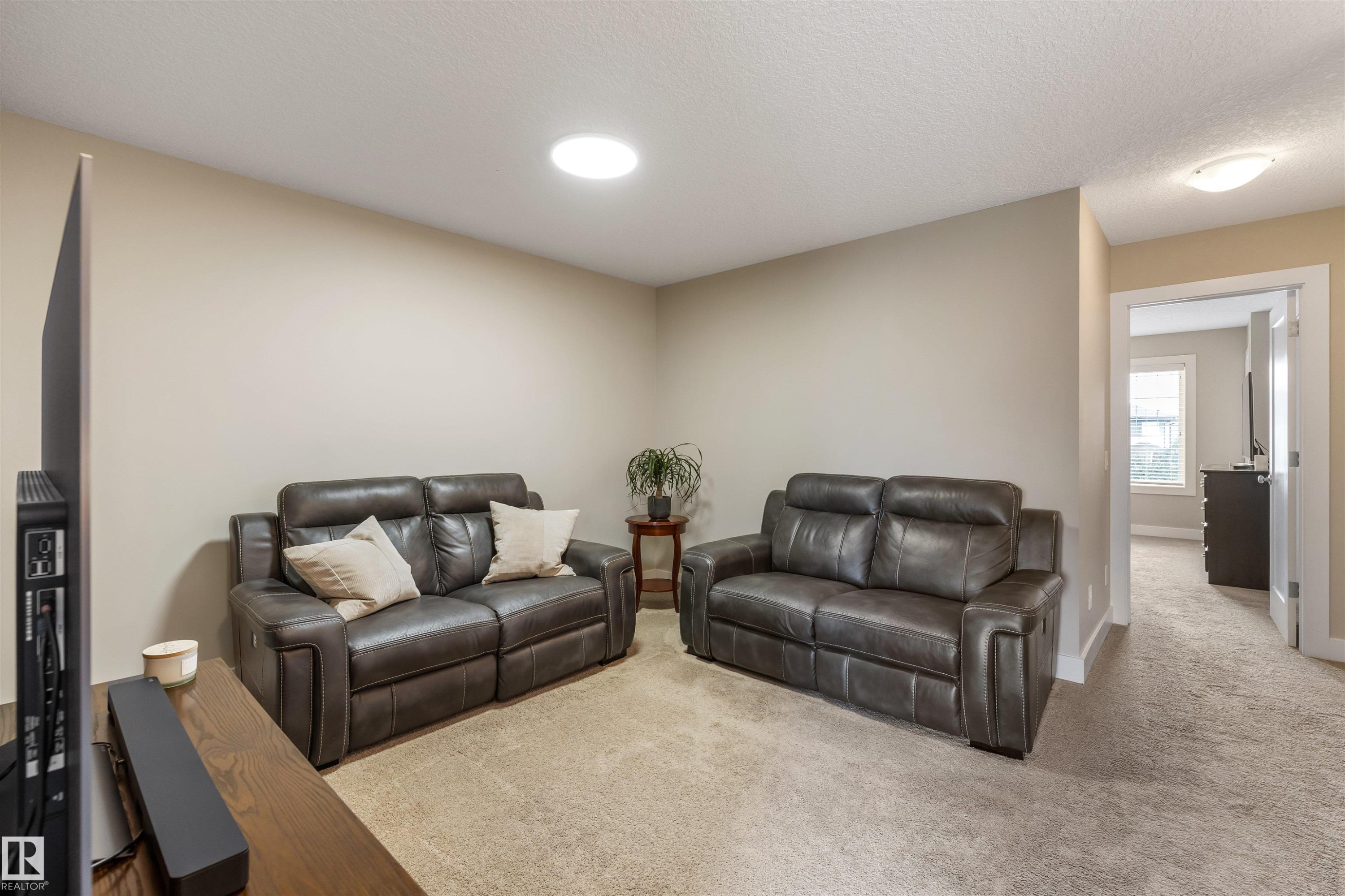 12833 205 Street Nw, Edmonton, AB - Indoor