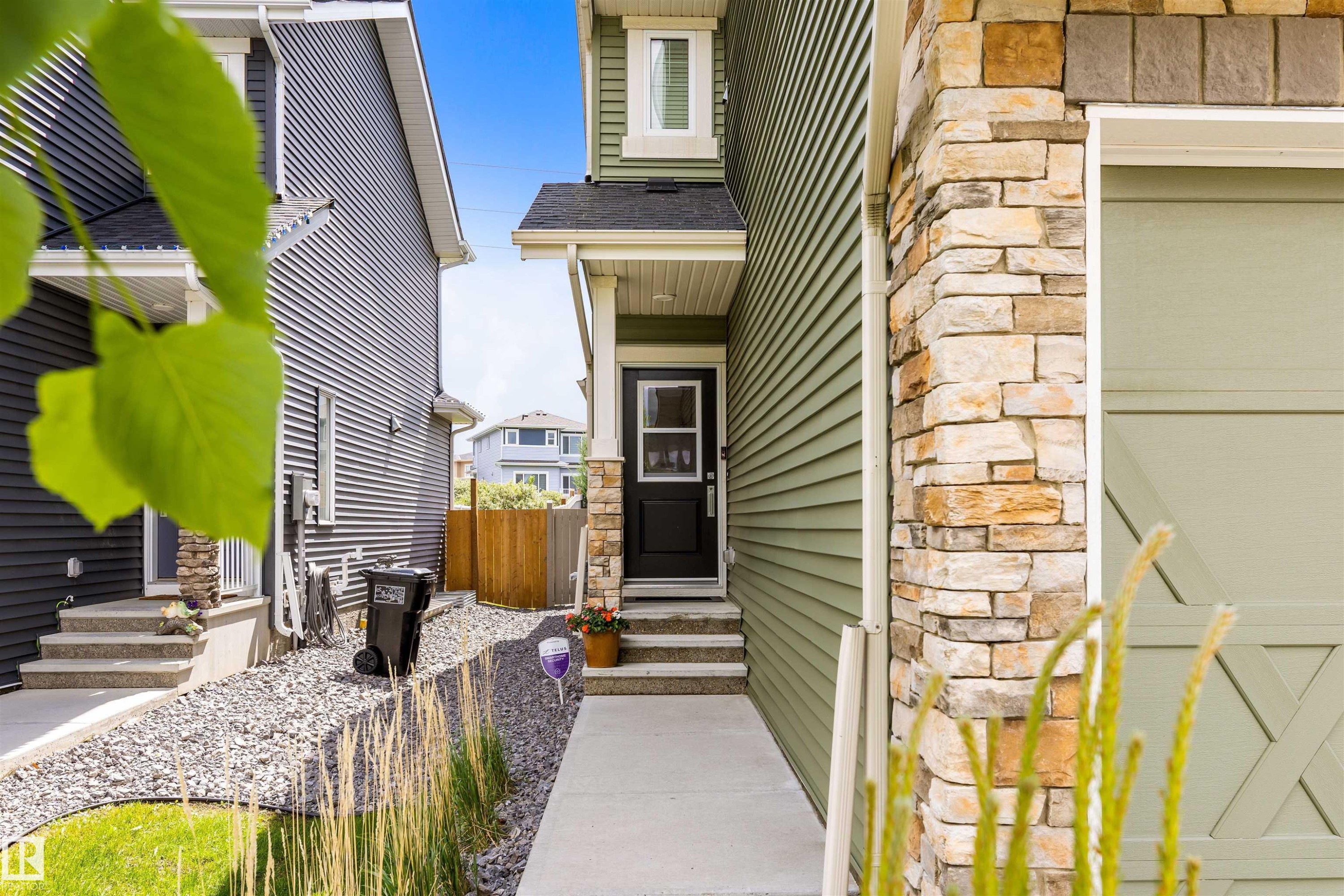 12833 205 Street Nw, Edmonton, AB - Outdoor